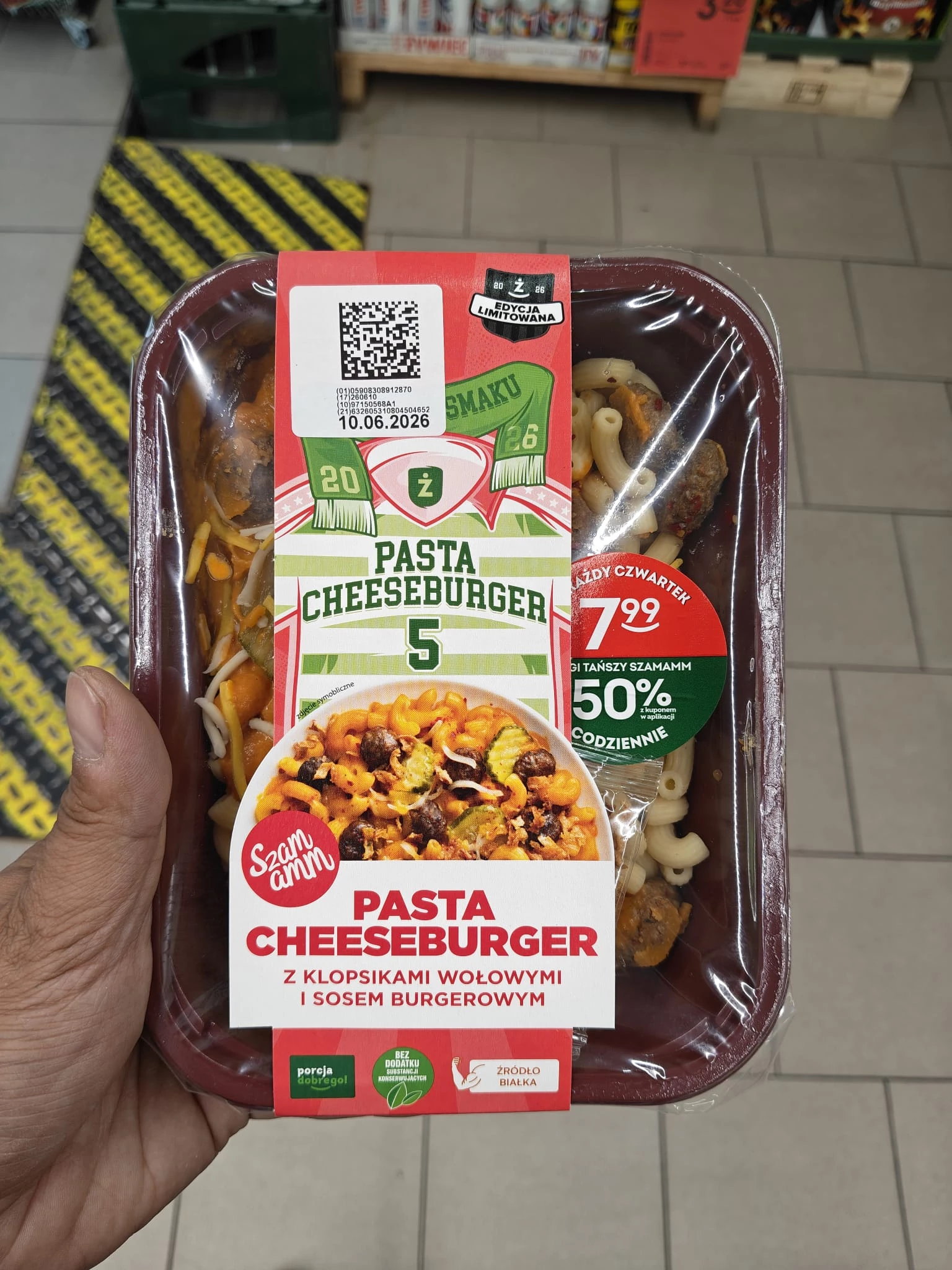 Szamamm Pasta Cheeseburger 5 z klopsikami wołowymi i sosem burgerowym | 400g
