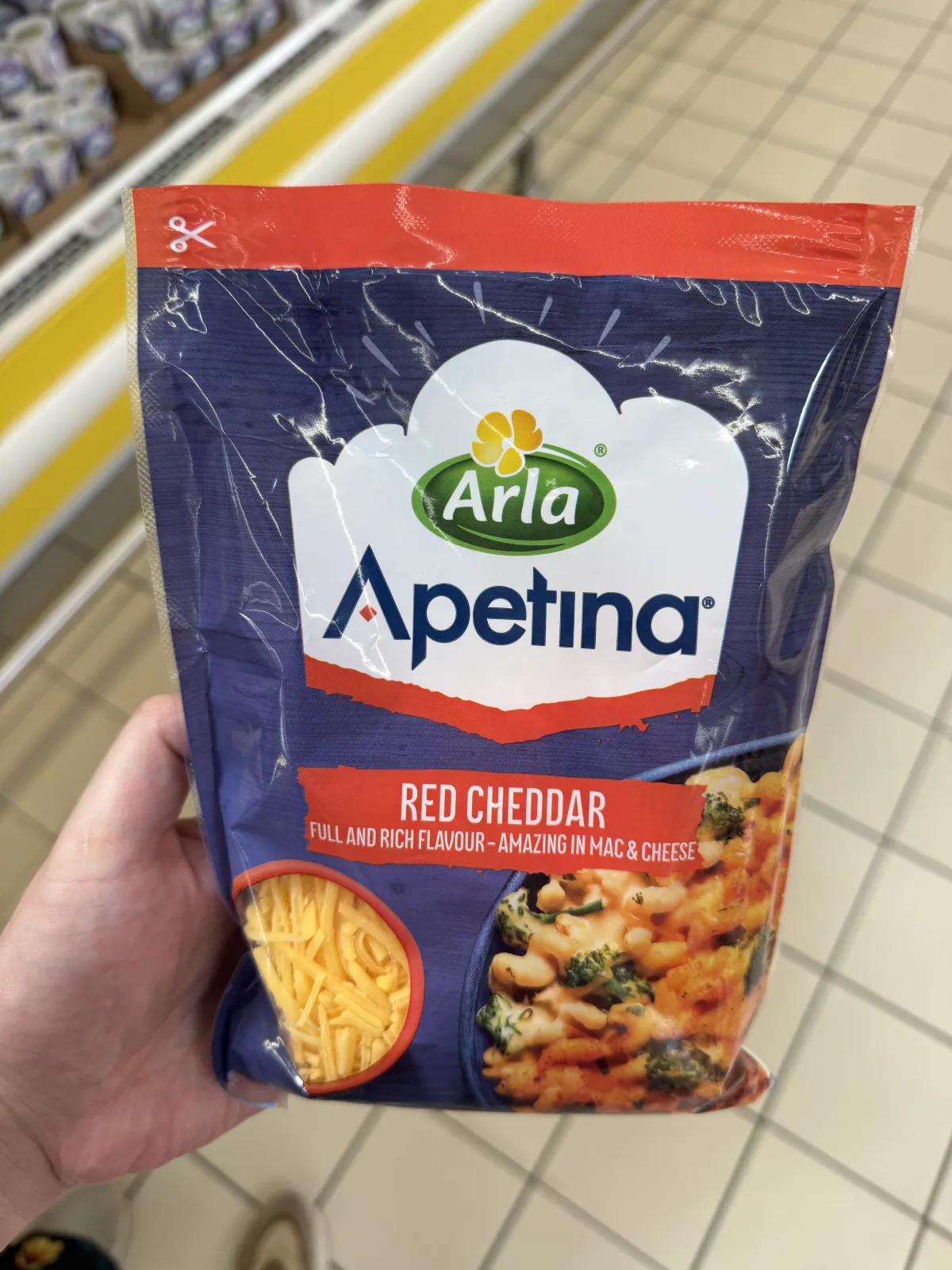 Arla Apetina Ser wiórkowany Red Cheddar | 200g