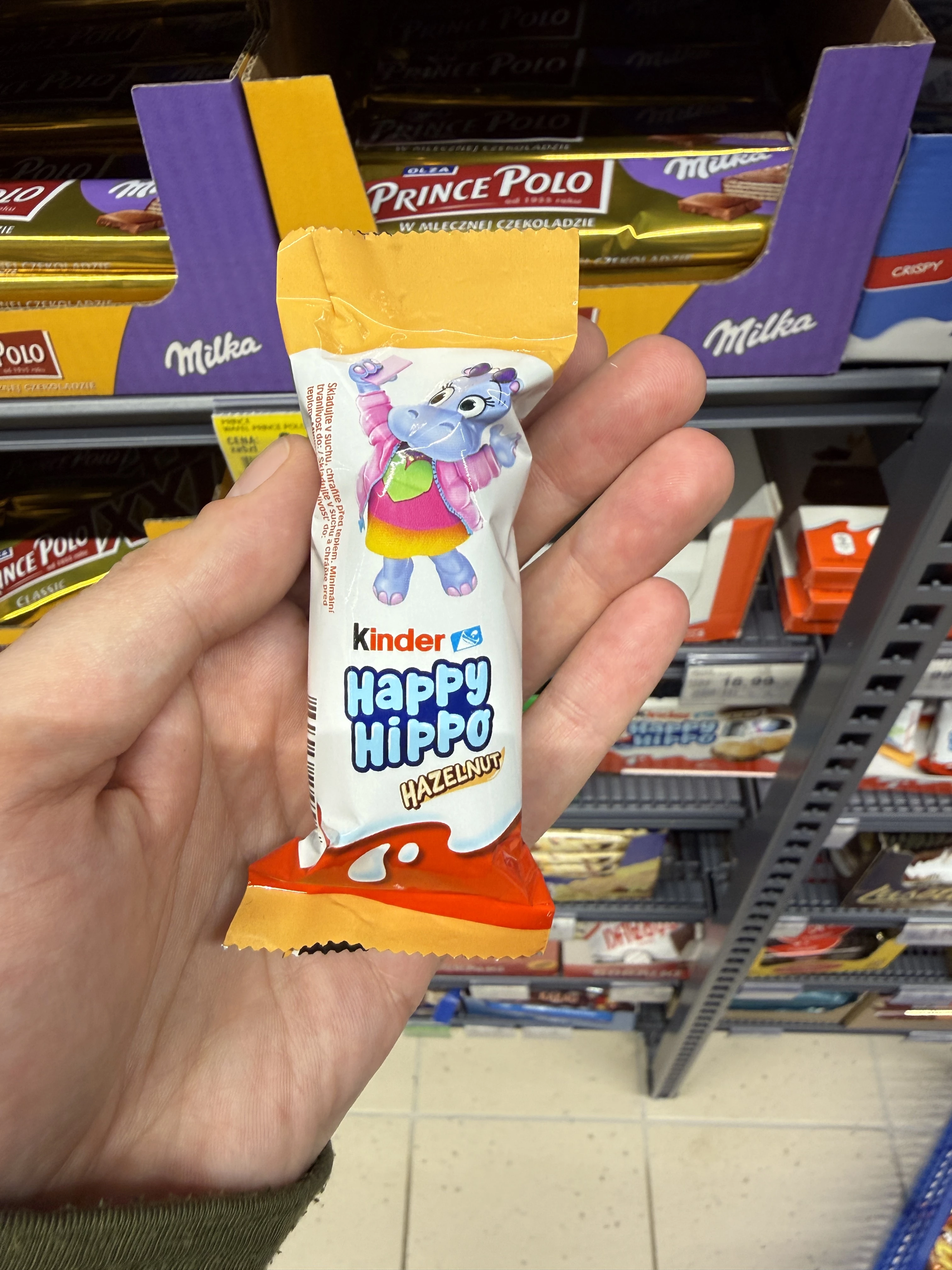 Kinder Happy Hippo Hazelnut (hipopotam z telefonem, różowa kurtka) | 20,7g