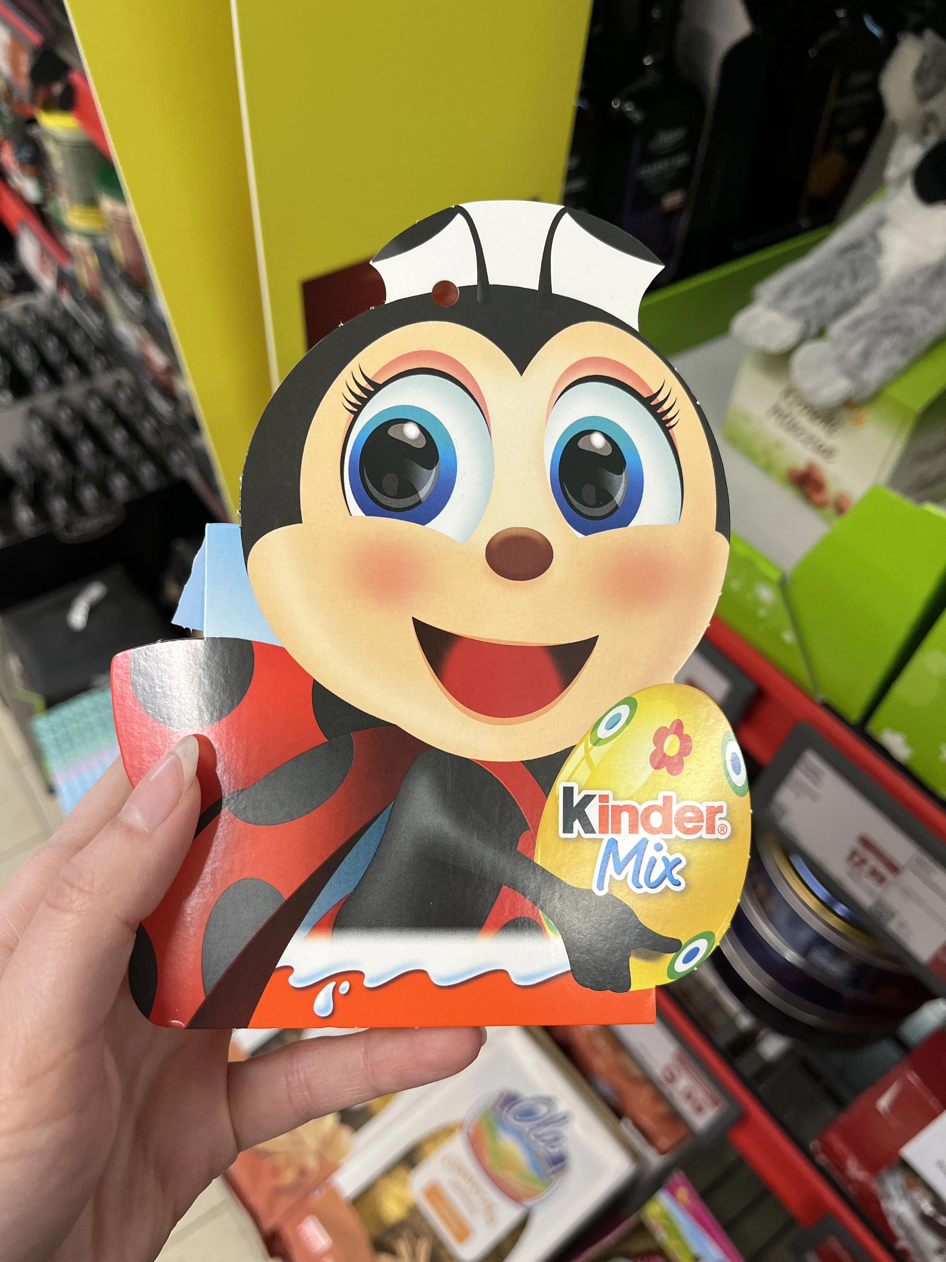 Kinder Mix (zestaw wielkanocny, opakowanie w kształcie biedronki) | 102g