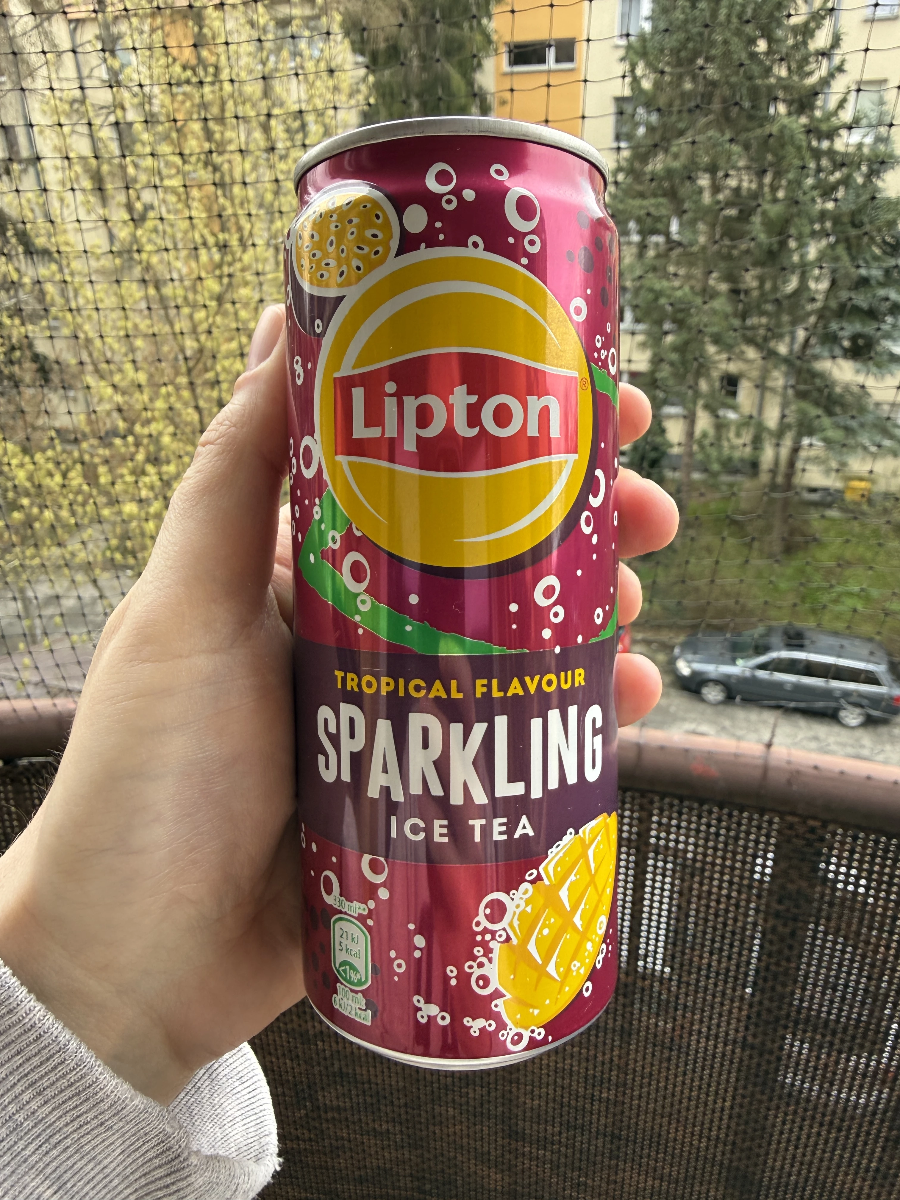 Lipton Sparkling Ice Tea Tropical Flavour | 330ml