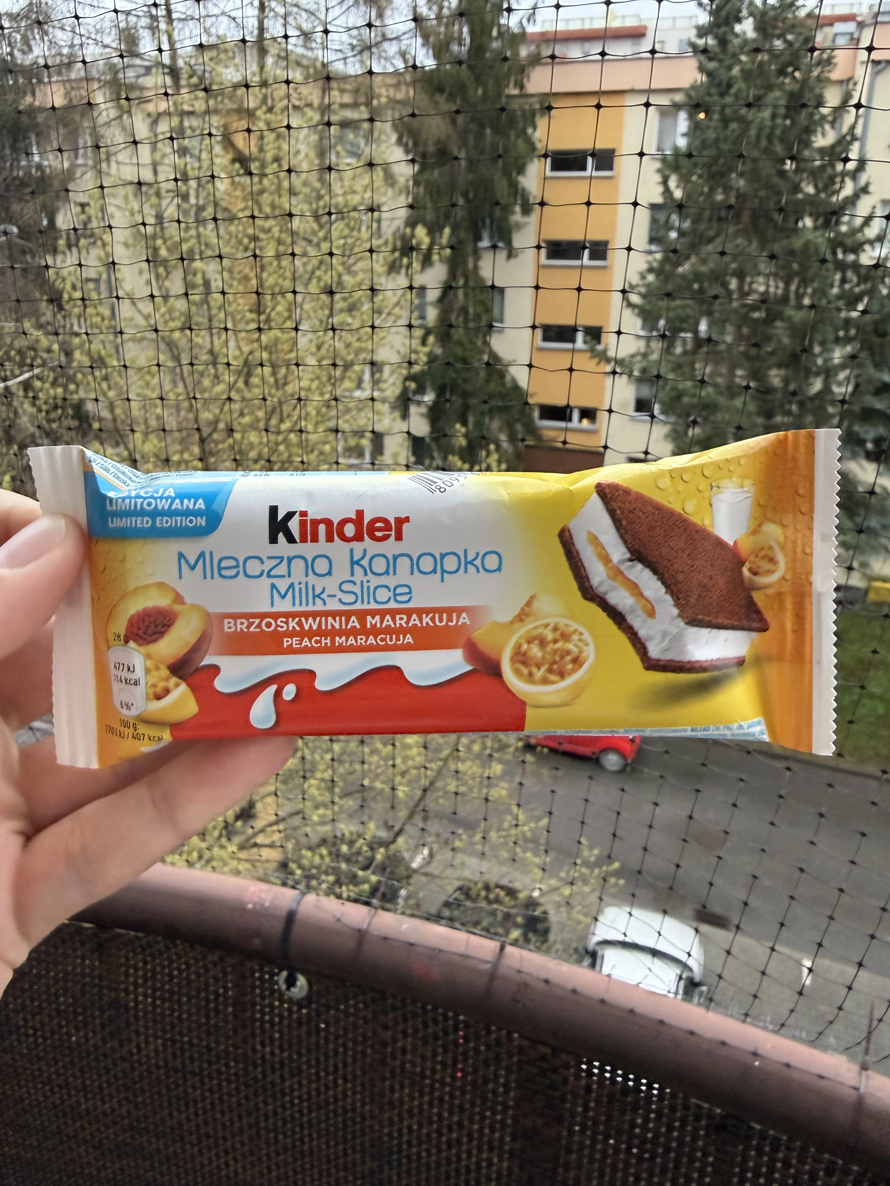 Kinder Mleczna Kanapka Brzoskwinia Marakuja | 28g