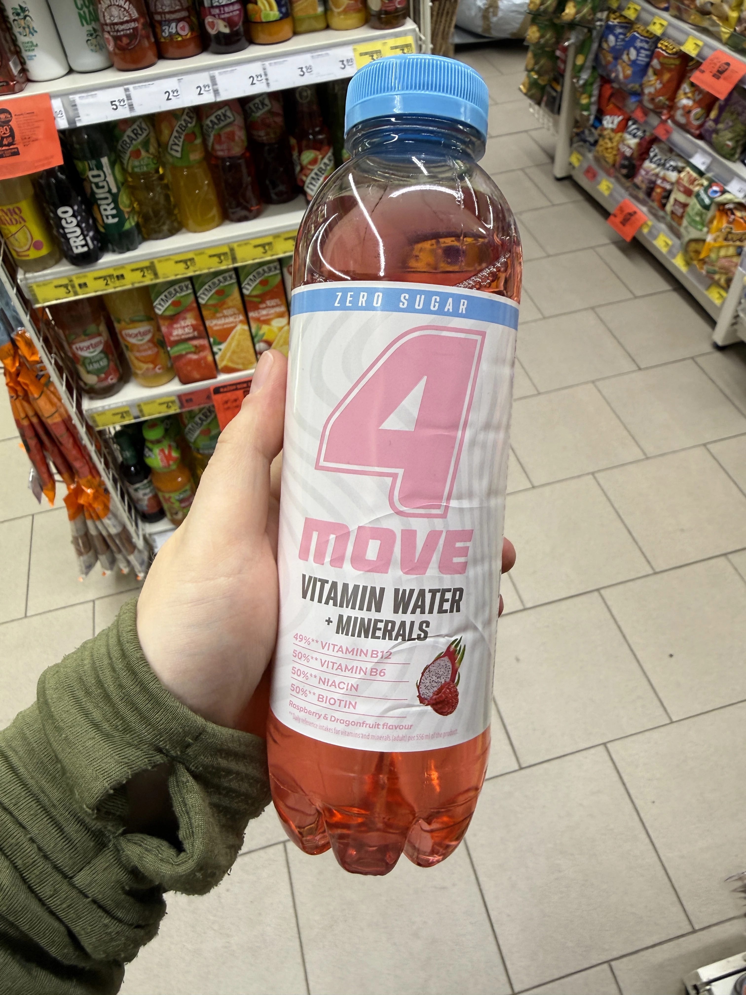 4Move Vitamin Water Zero Sugar napój niegazowany o smaku malina-dragonfruit | 556ml