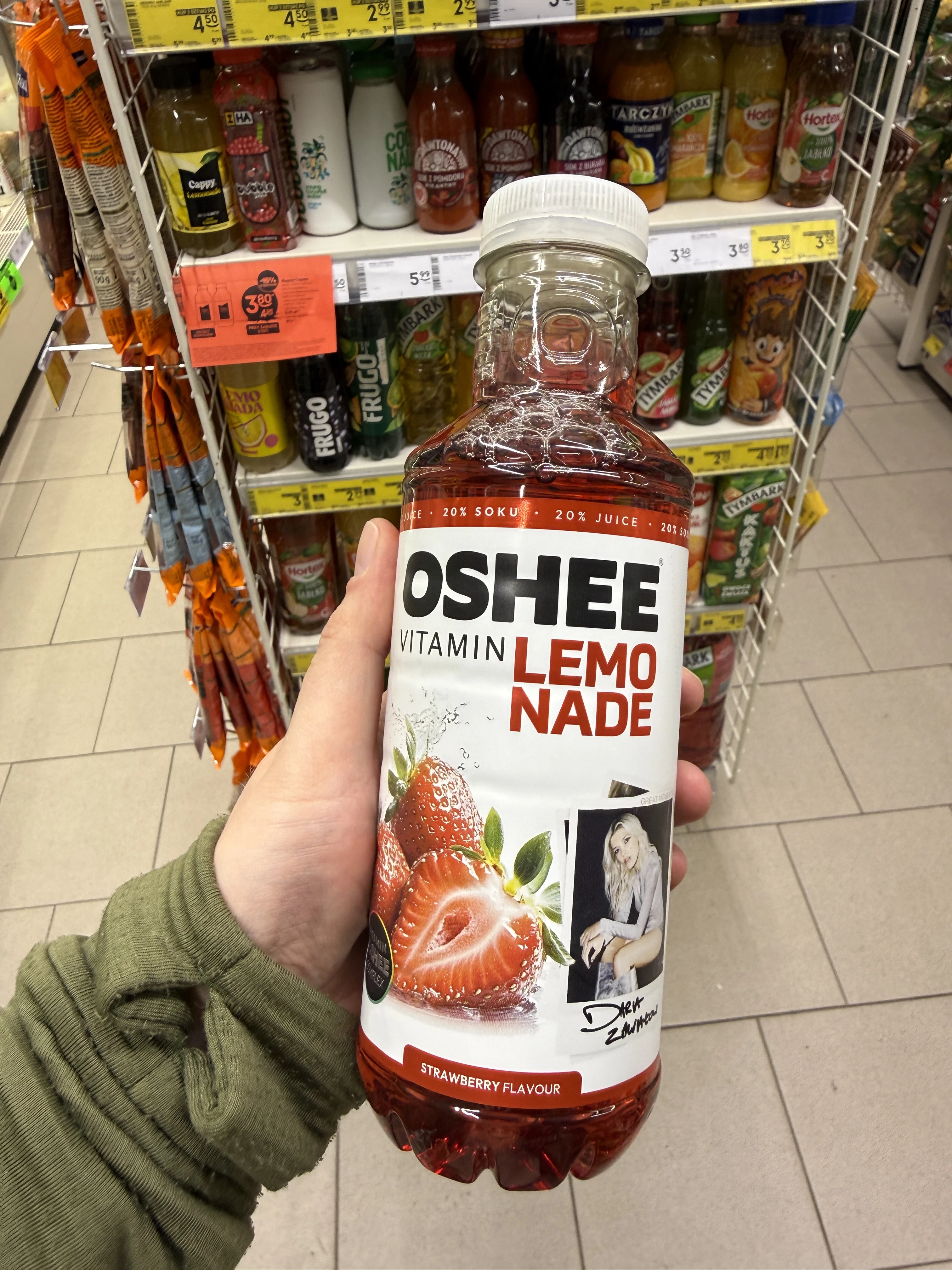 OSHEE Vitamin Lemonade truskawka Daria Zawiałow | 555ml