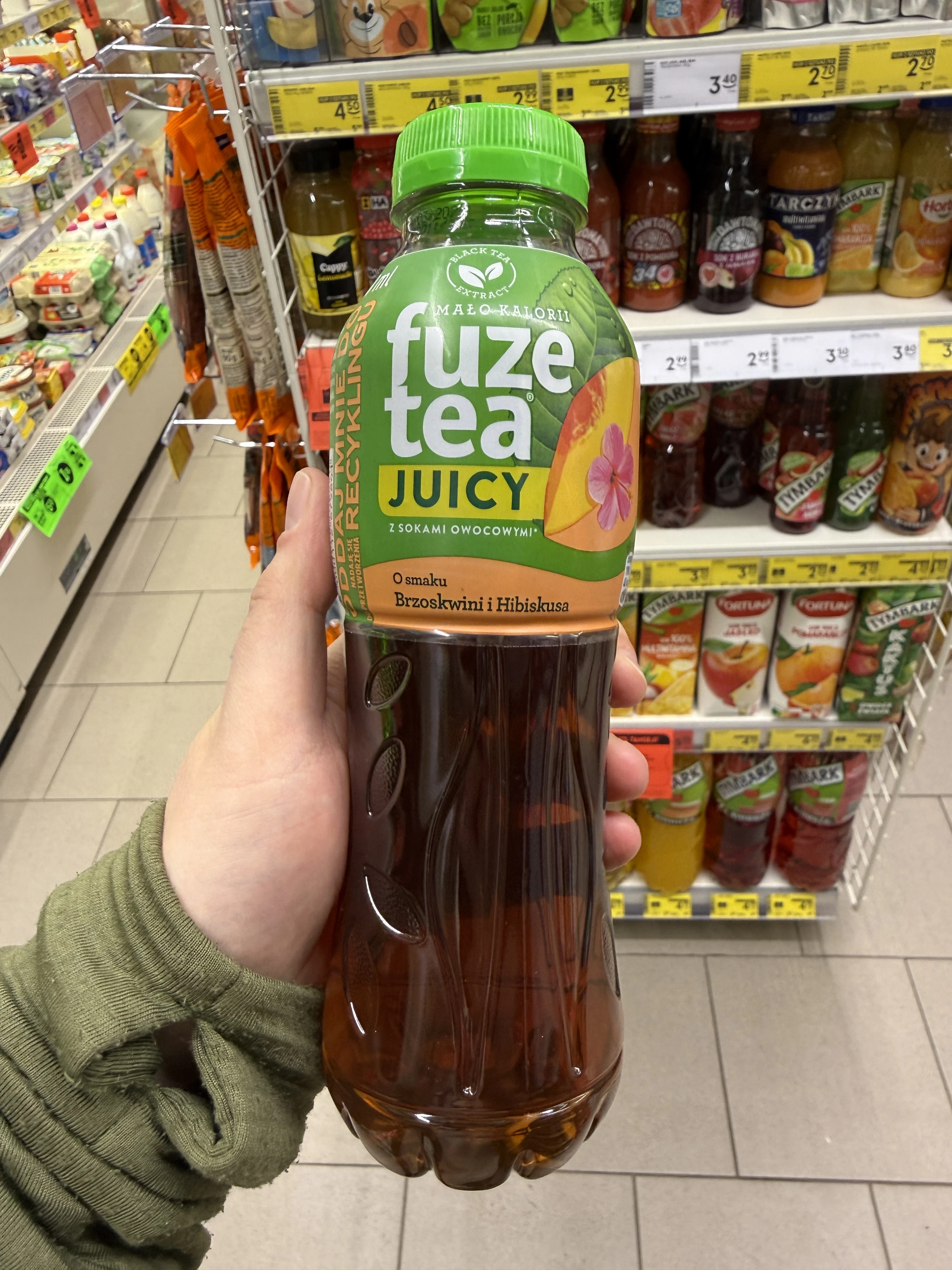 Fuze Tea Juicy Napój niegazowany o smaku brzoskwini i hibiskusa | 500ml
