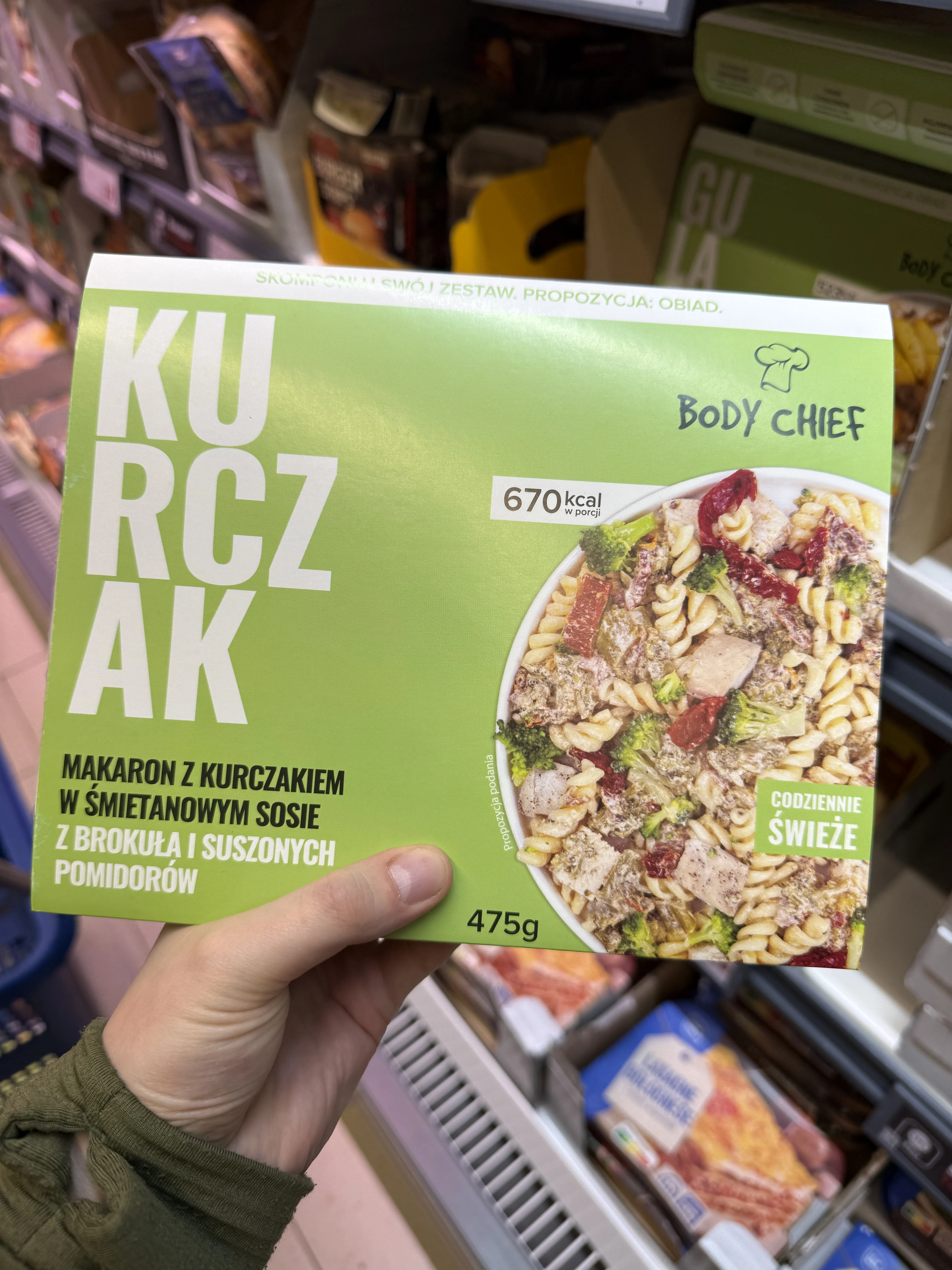 Body Chief makaron z kurczakiem w sosie śmietanowym z brokułem i suszonymi pomidorami | 475g