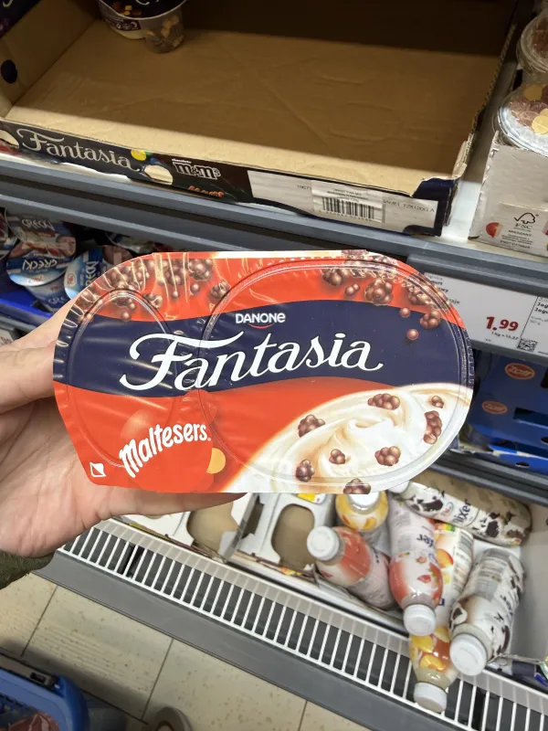 Fantasia Jogurt kremowy z mini kawałkami Maltesers | 103g
