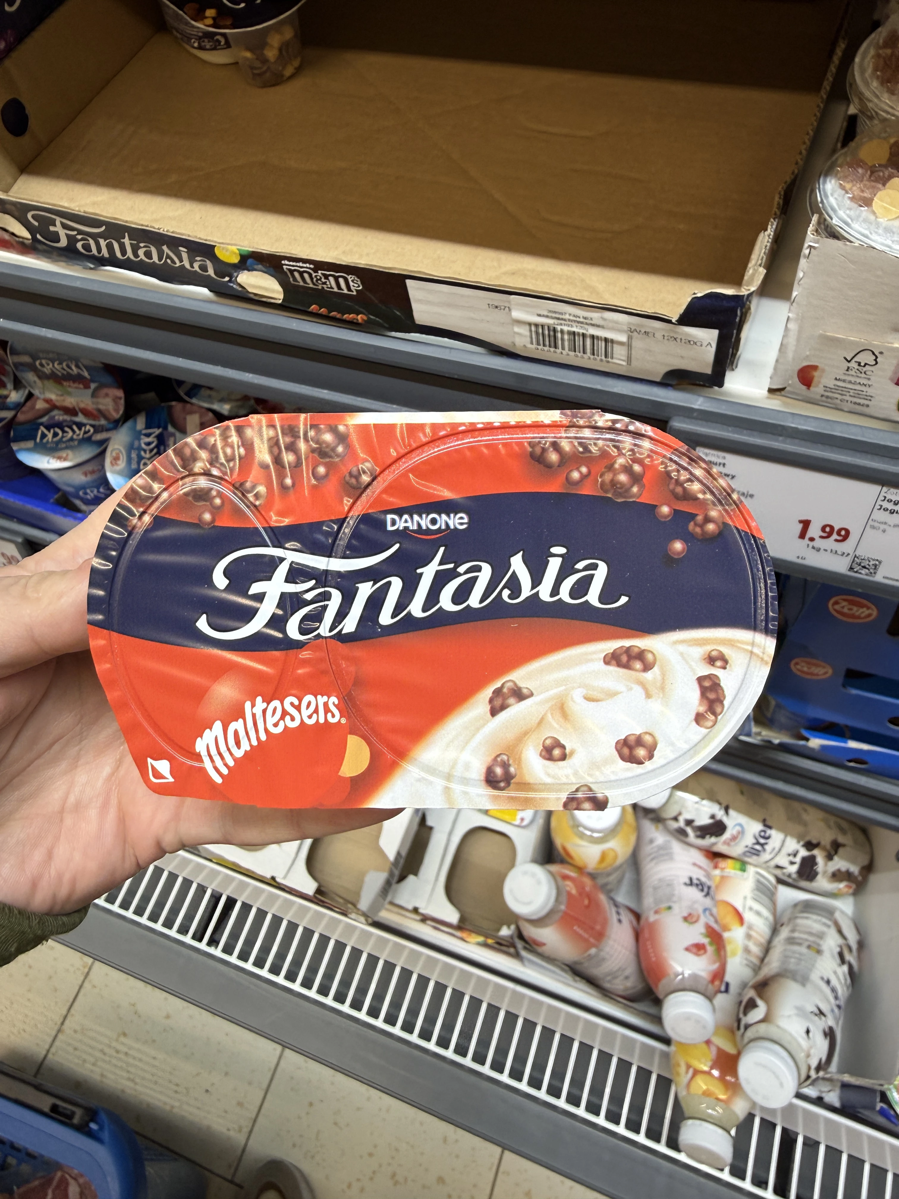 Fantasia Jogurt kremowy z mini kawałkami Maltesers | 103g