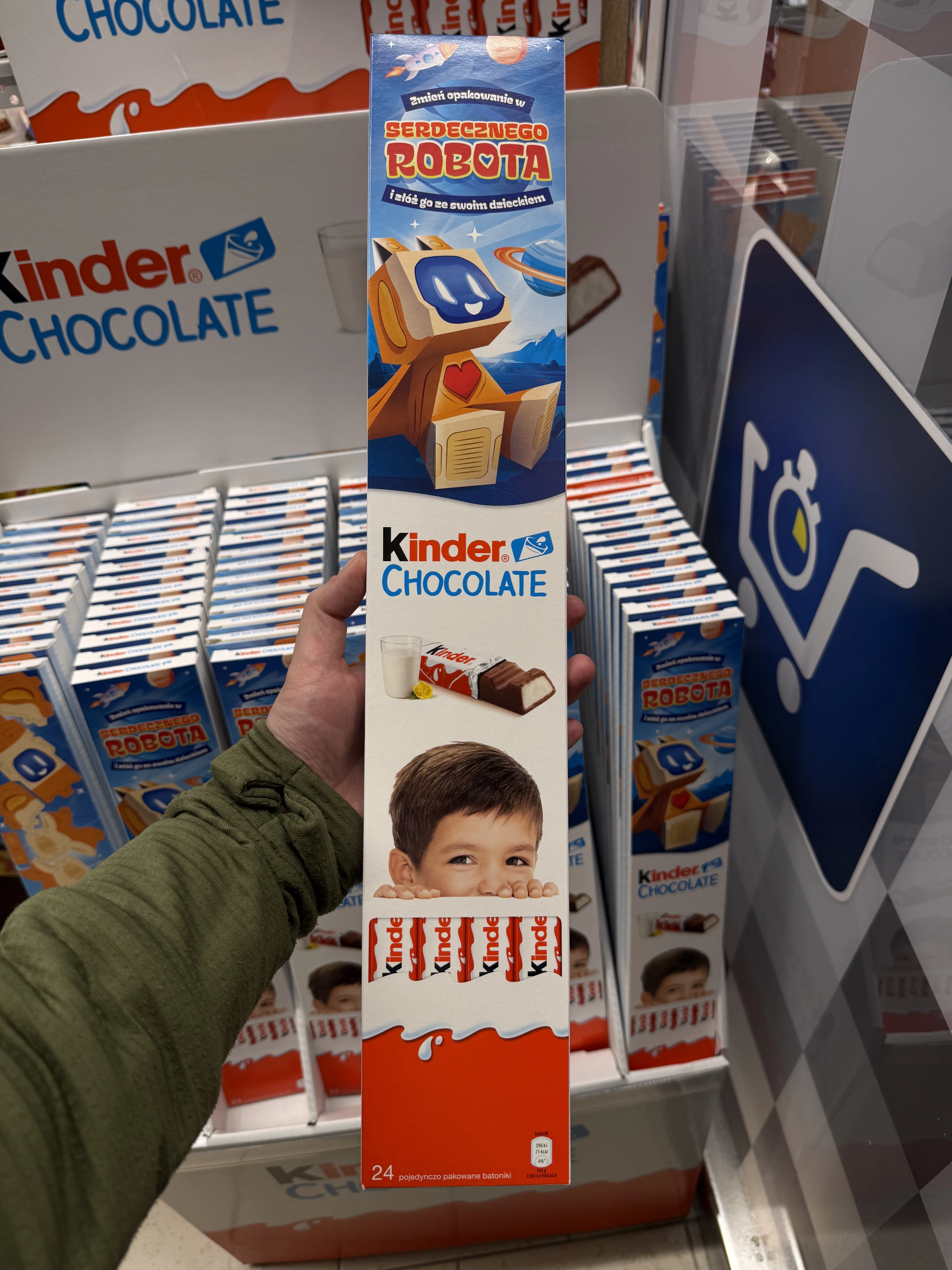 Kinder Chocolate Batonik z mlecznej czekolady z nadzieniem mlecznym | 3 x 100g (24 sztuki)