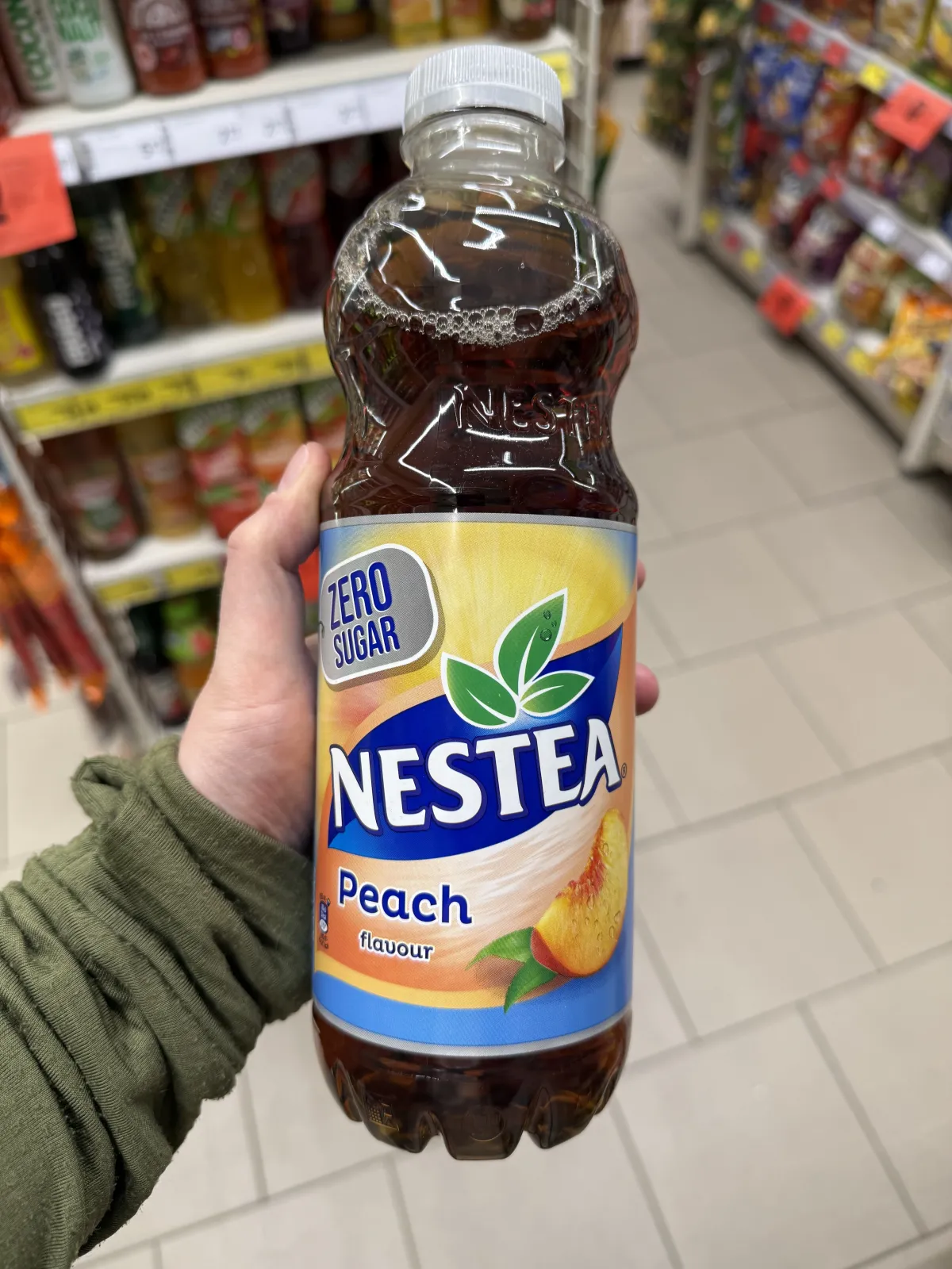 Nestea Peach napój herbaciany o smaku brzoskwiniowym bez cukru | 1L
