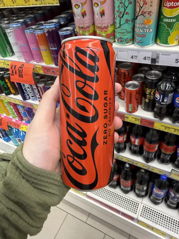 Coca-Cola Zero Sugar (czarne logo) | 330ml