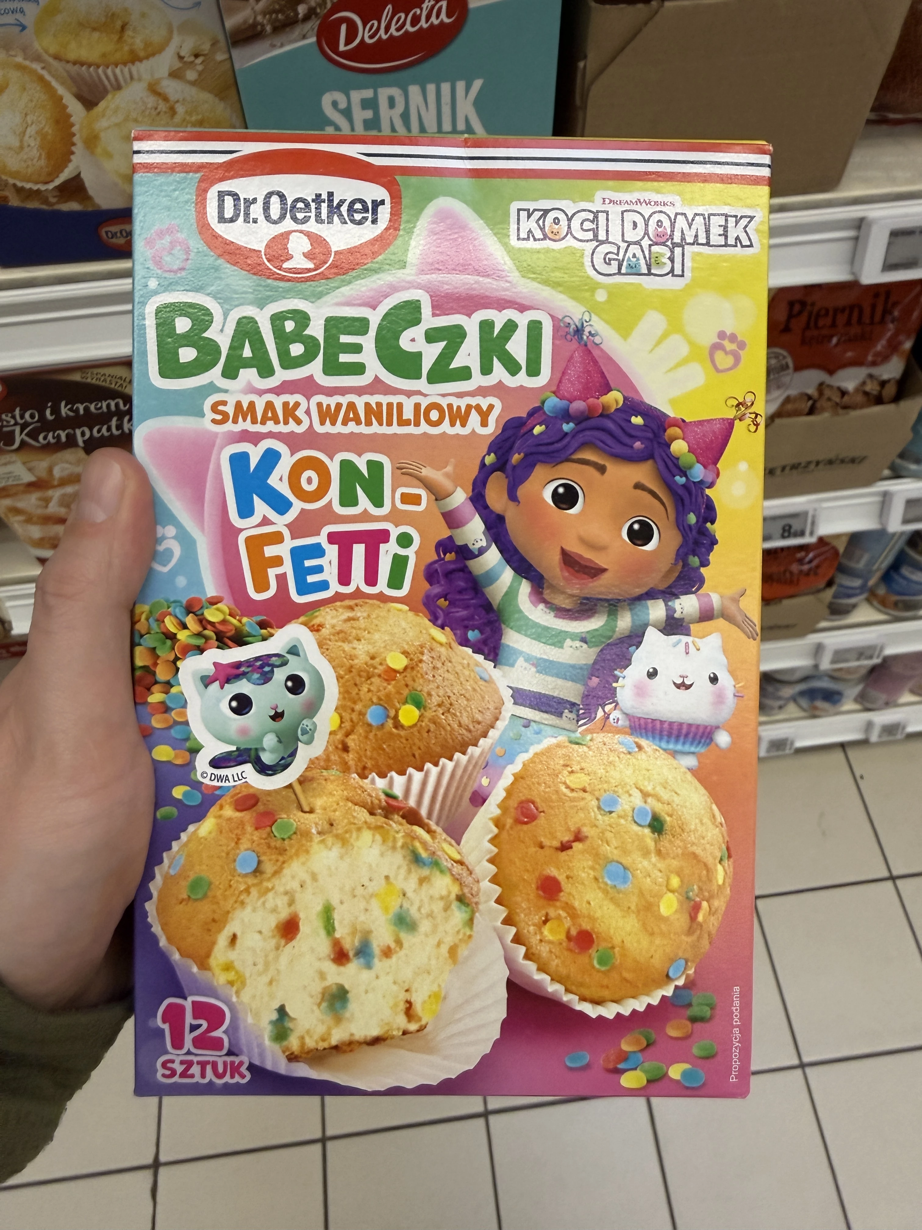 Dr. Oetker Babeczki konfetti smak waniliowy Koci Domek Gabi | 300g