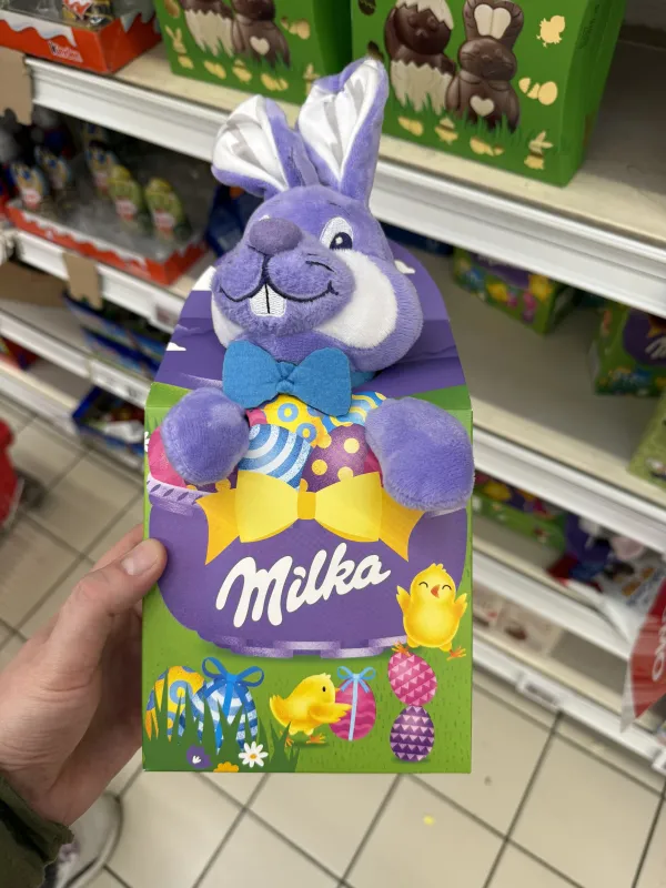 Milka Zestaw słodyczy z maskotką fioletowy zając | 96g