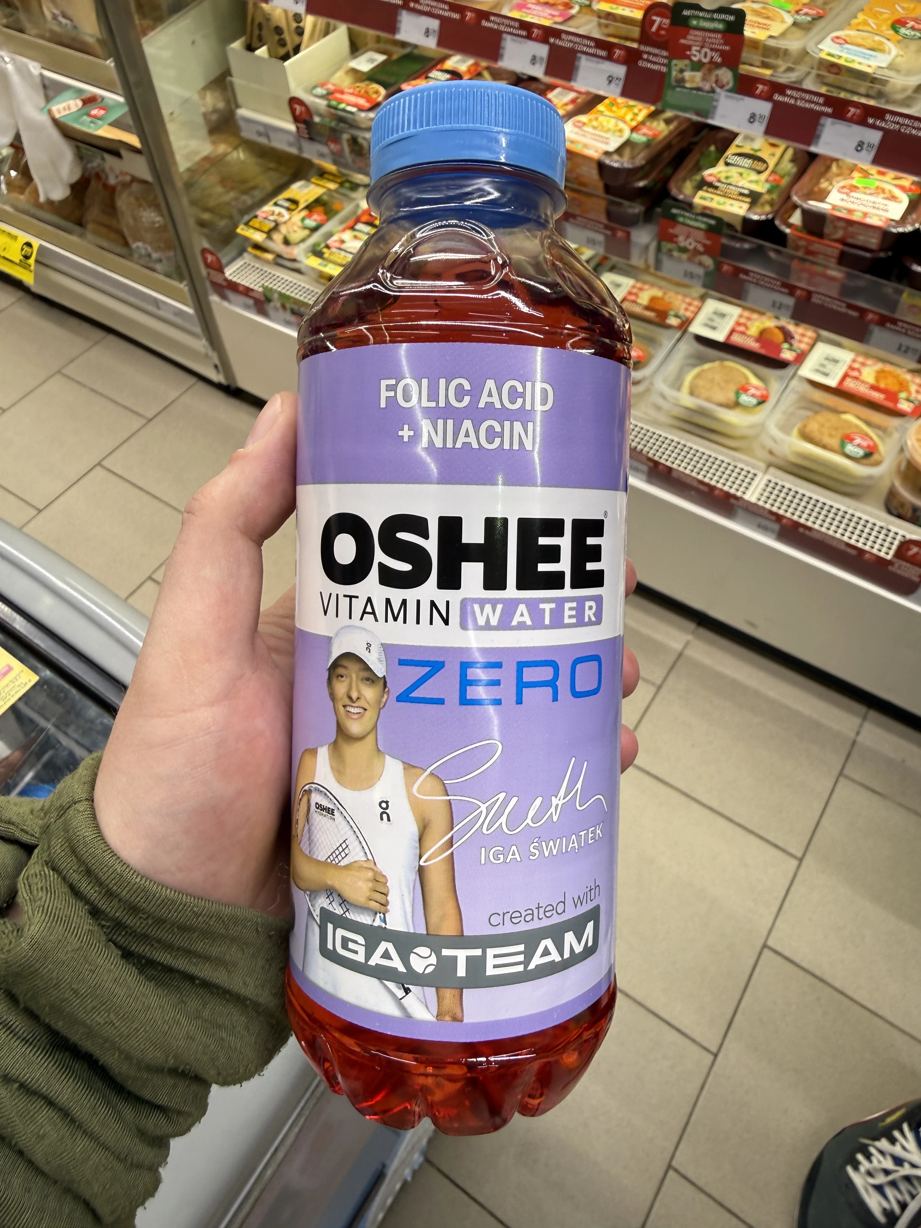 Oshee Vitamin Water Zero czarna porzeczka cytryna | 555ml