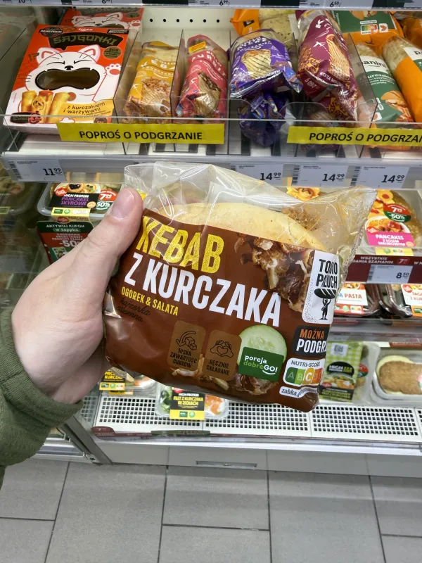 Kebab z kurczaka, Ogórek & sałata, kajzerka pszenna Tomo Paluch | 137g