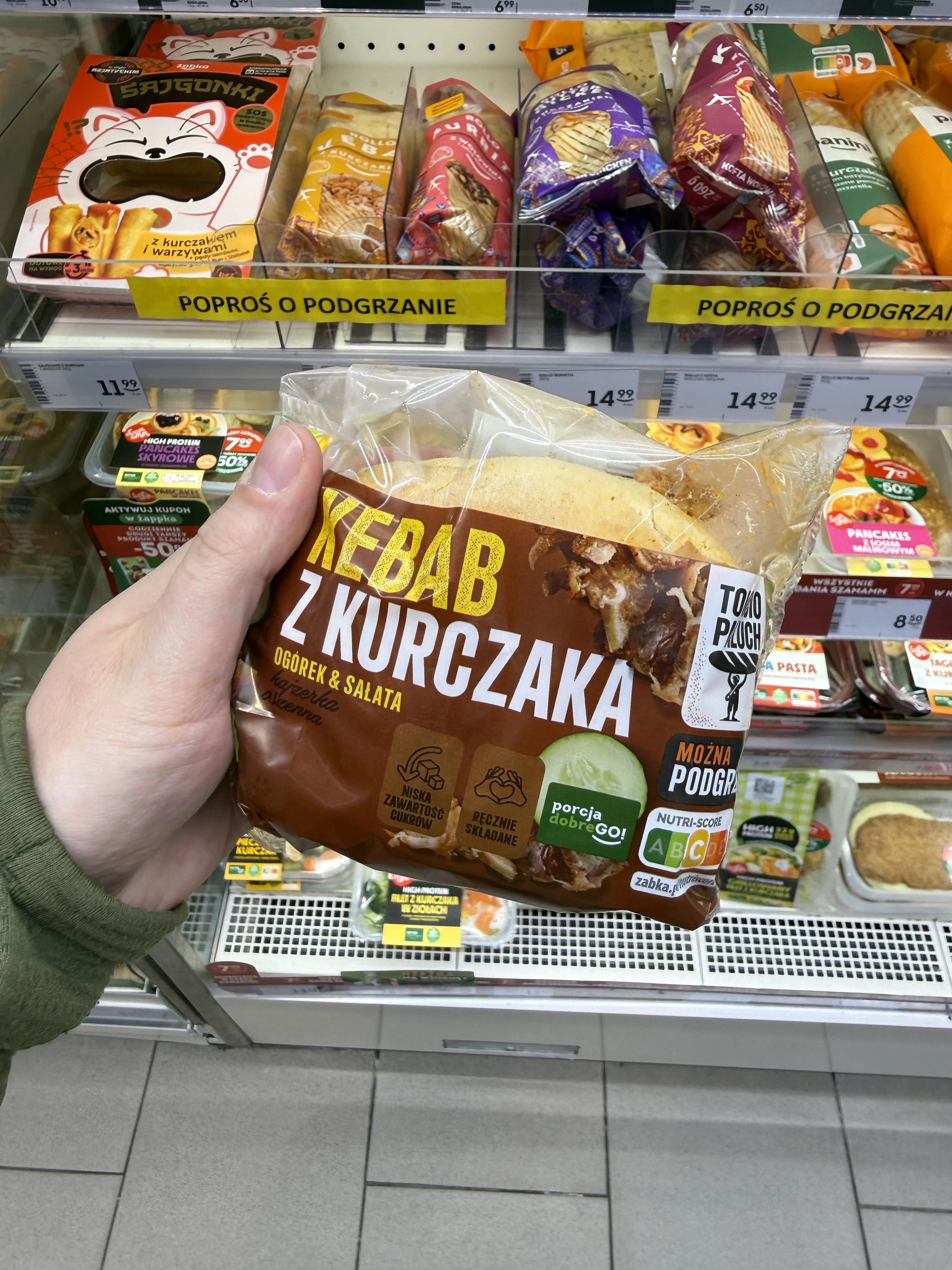 Kebab z kurczaka, Ogórek & sałata, kajzerka pszenna Tomo Paluch | 137g