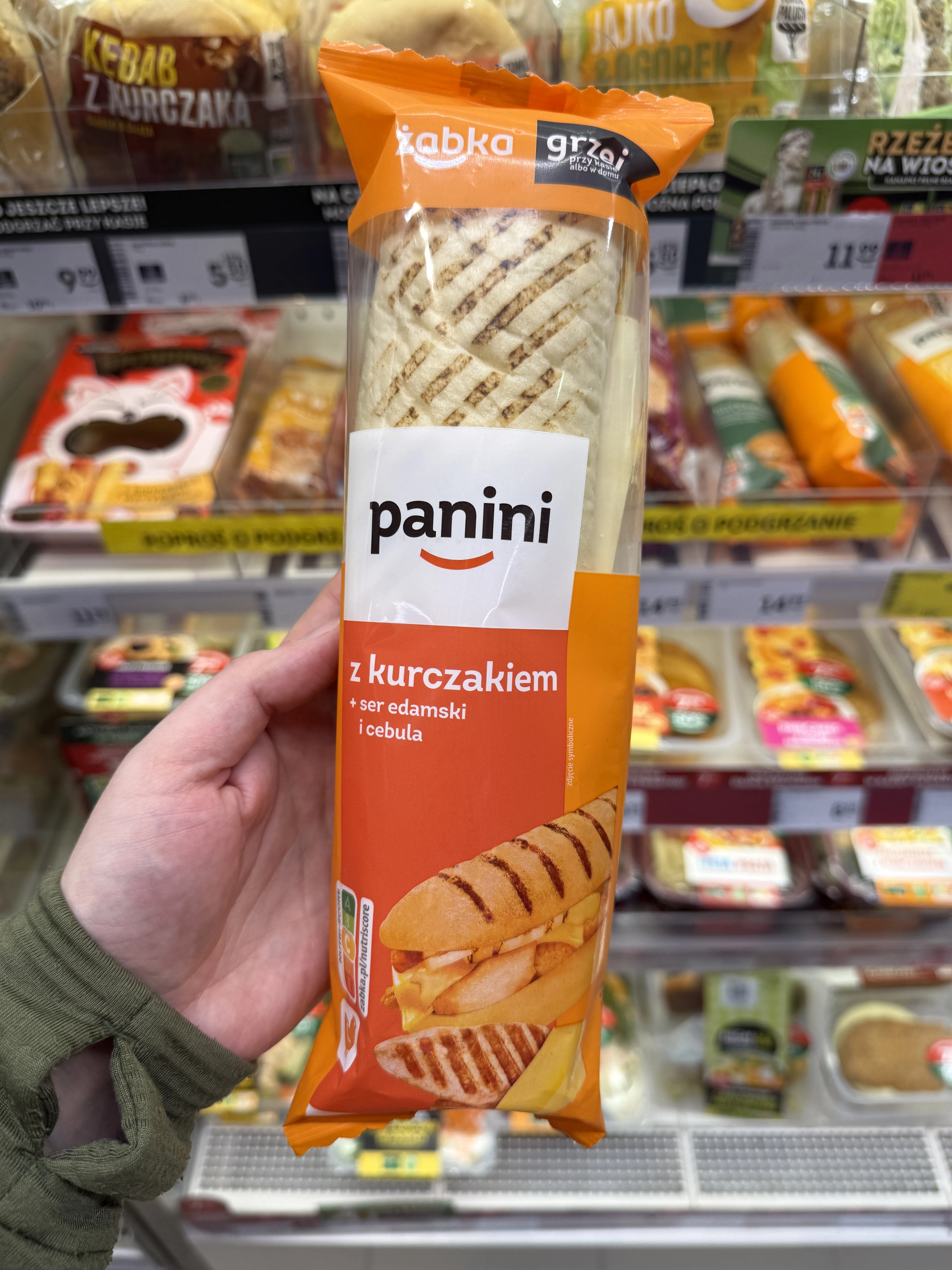 Panini z kurczakiem + ser edamski i cebula Żabka | 185g