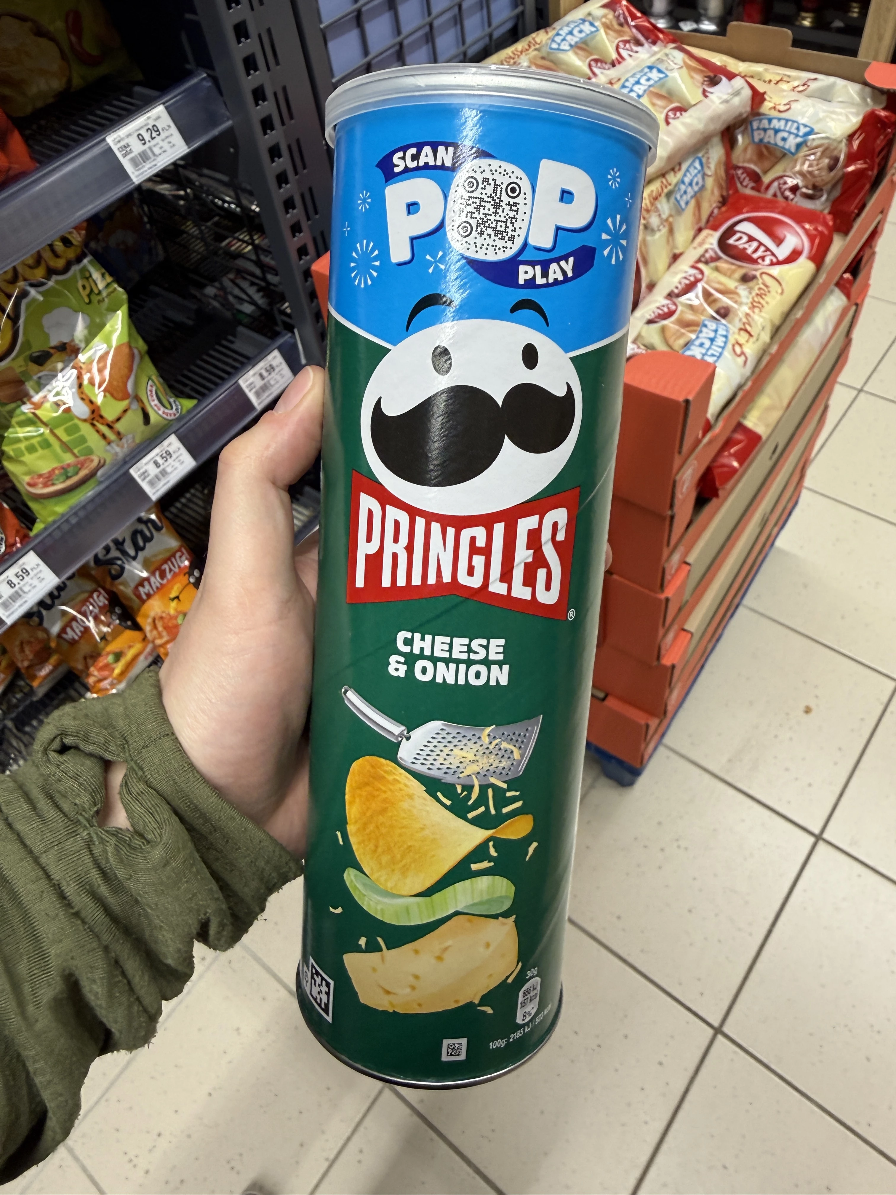 Pringles Cheese & Onion Scan Pop Play | 165g