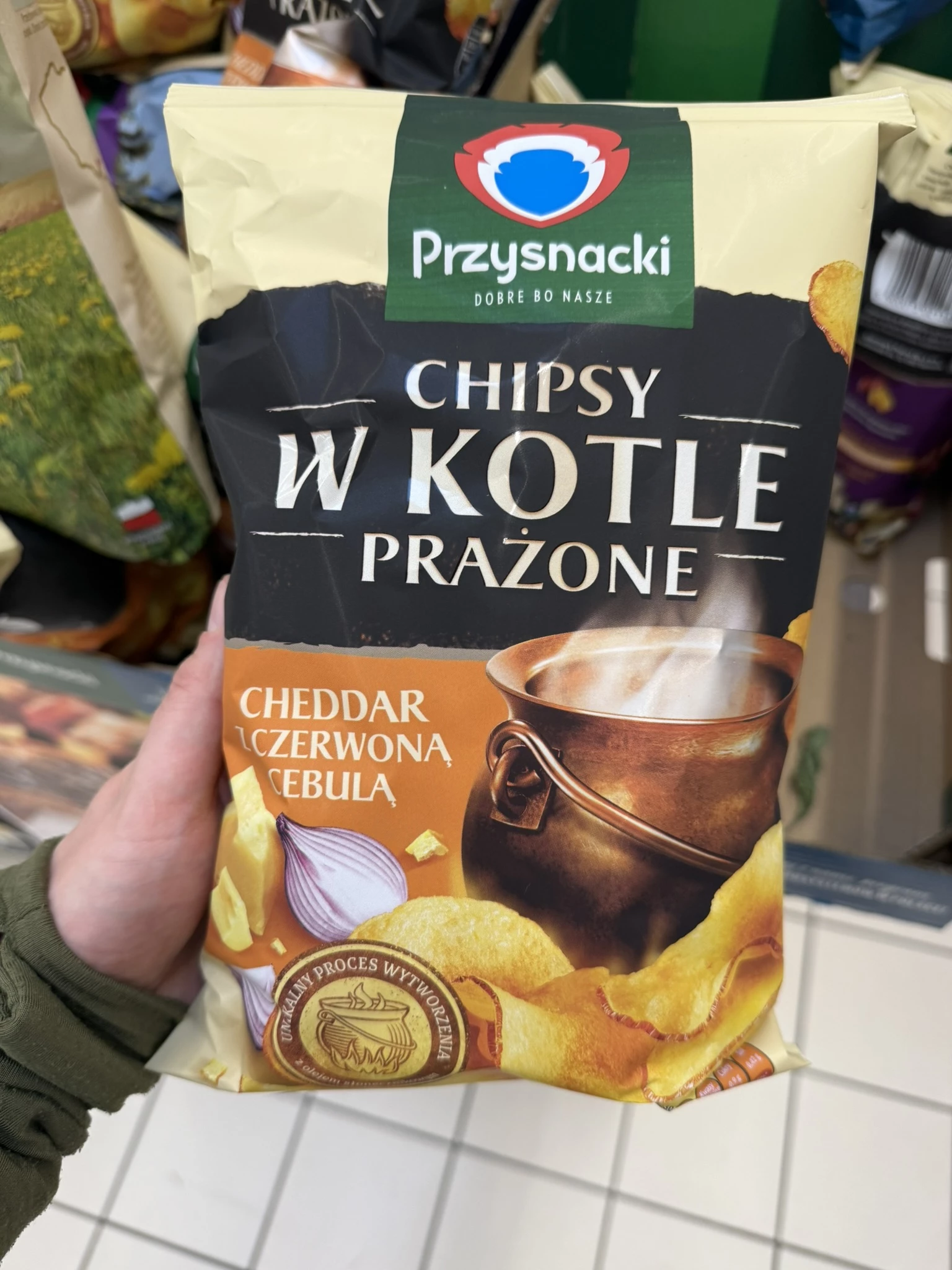 Przysnacki Chipsy w kotle prażone cheddar z czerwoną cebulą | 125g