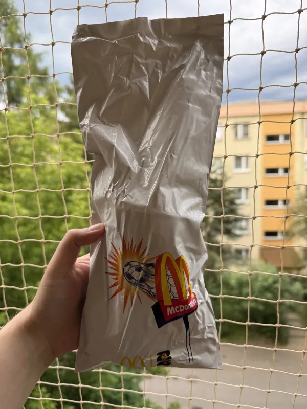 Opakowanie na kubek z promocji McDonald’s FIFA World Cup 26