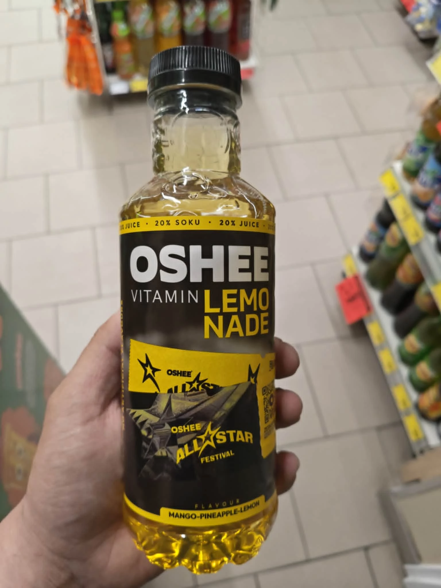 Oshee Vitamin Lemonade All Star Festival mango-ananas-cytryna | 555ml