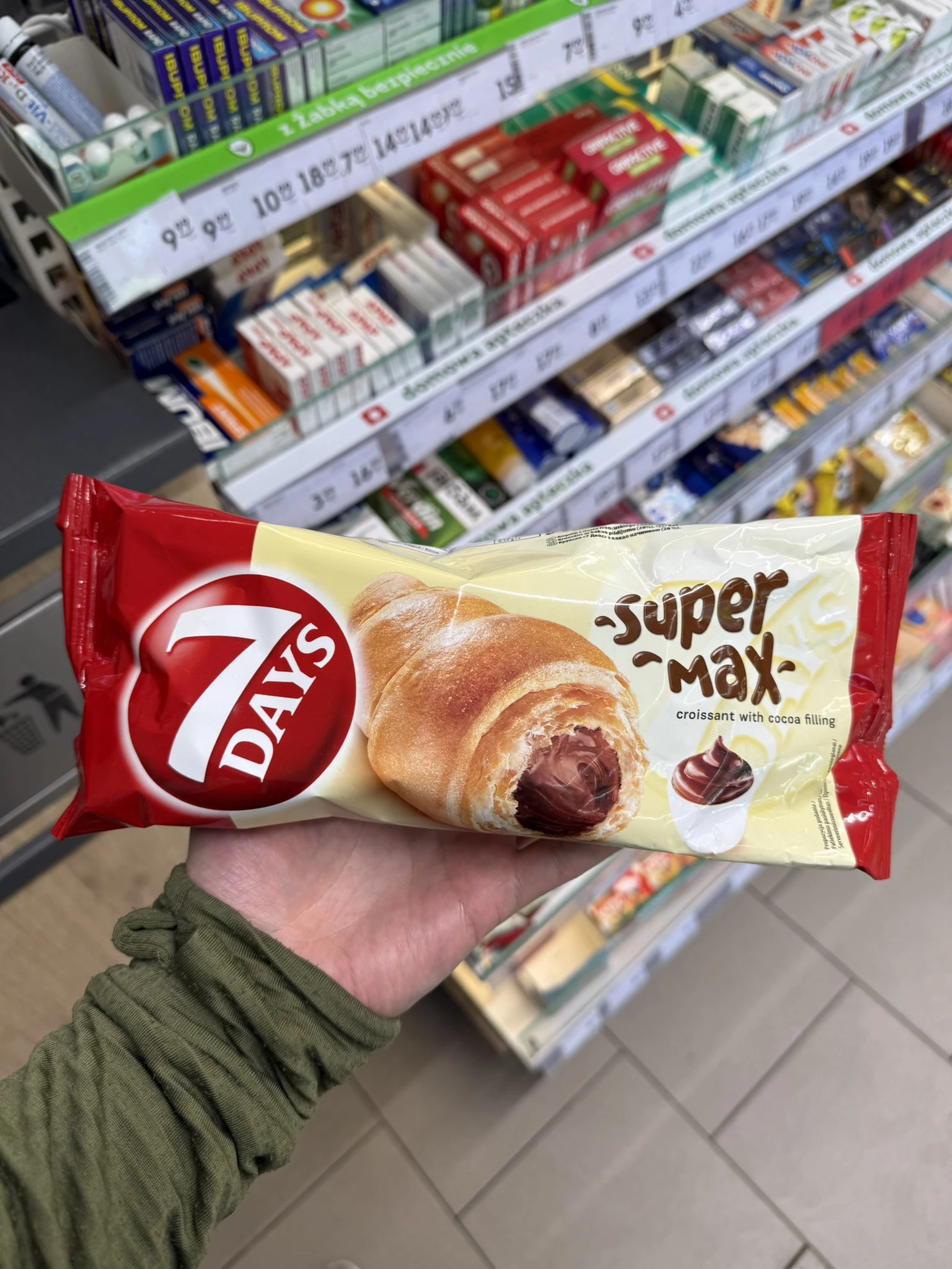 7 Days Super Max Croissant with Cocoa Filling | 110g
