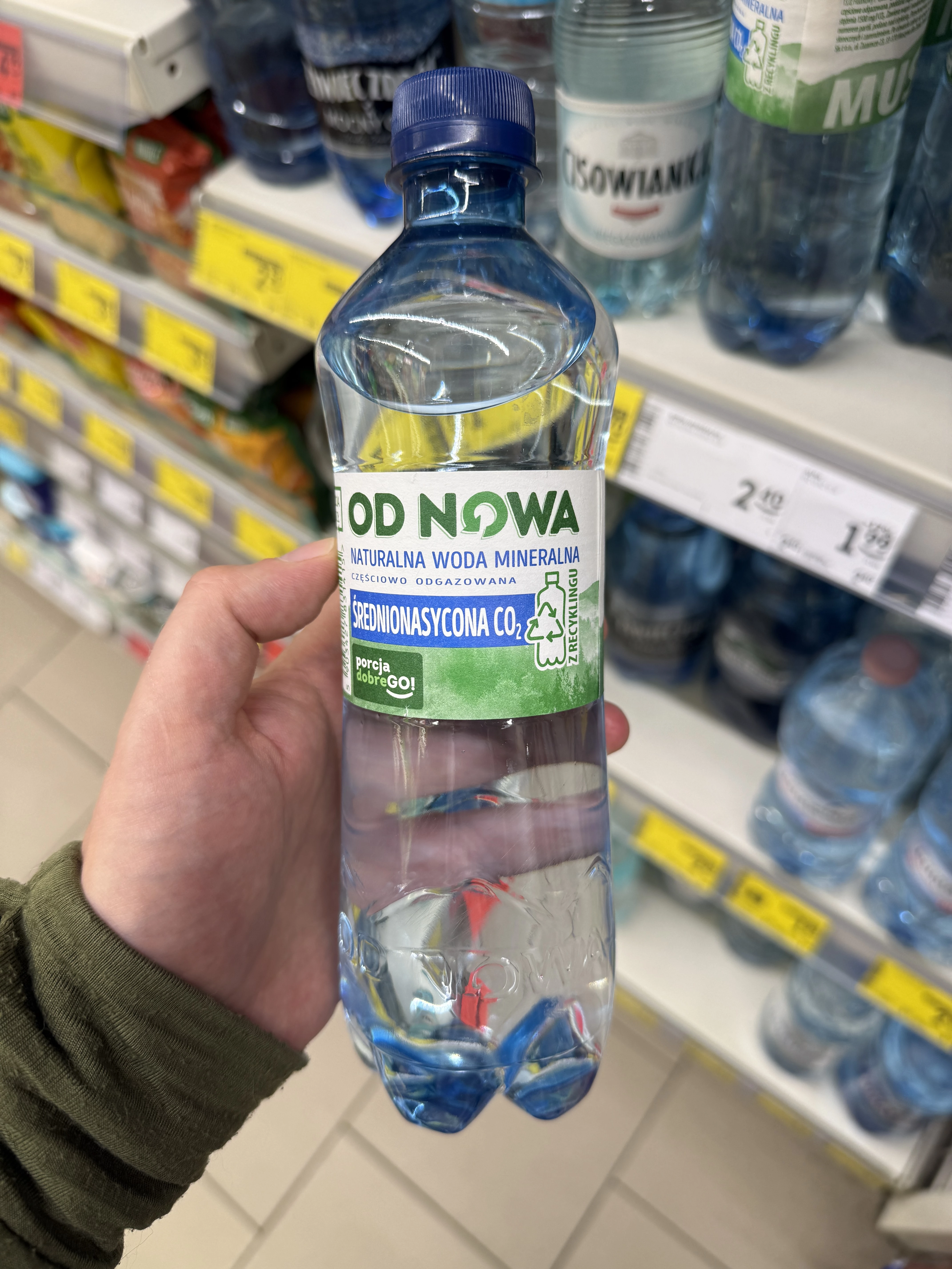 Od Nowa naturalna woda mineralna średnionasycona CO2 | 500ml