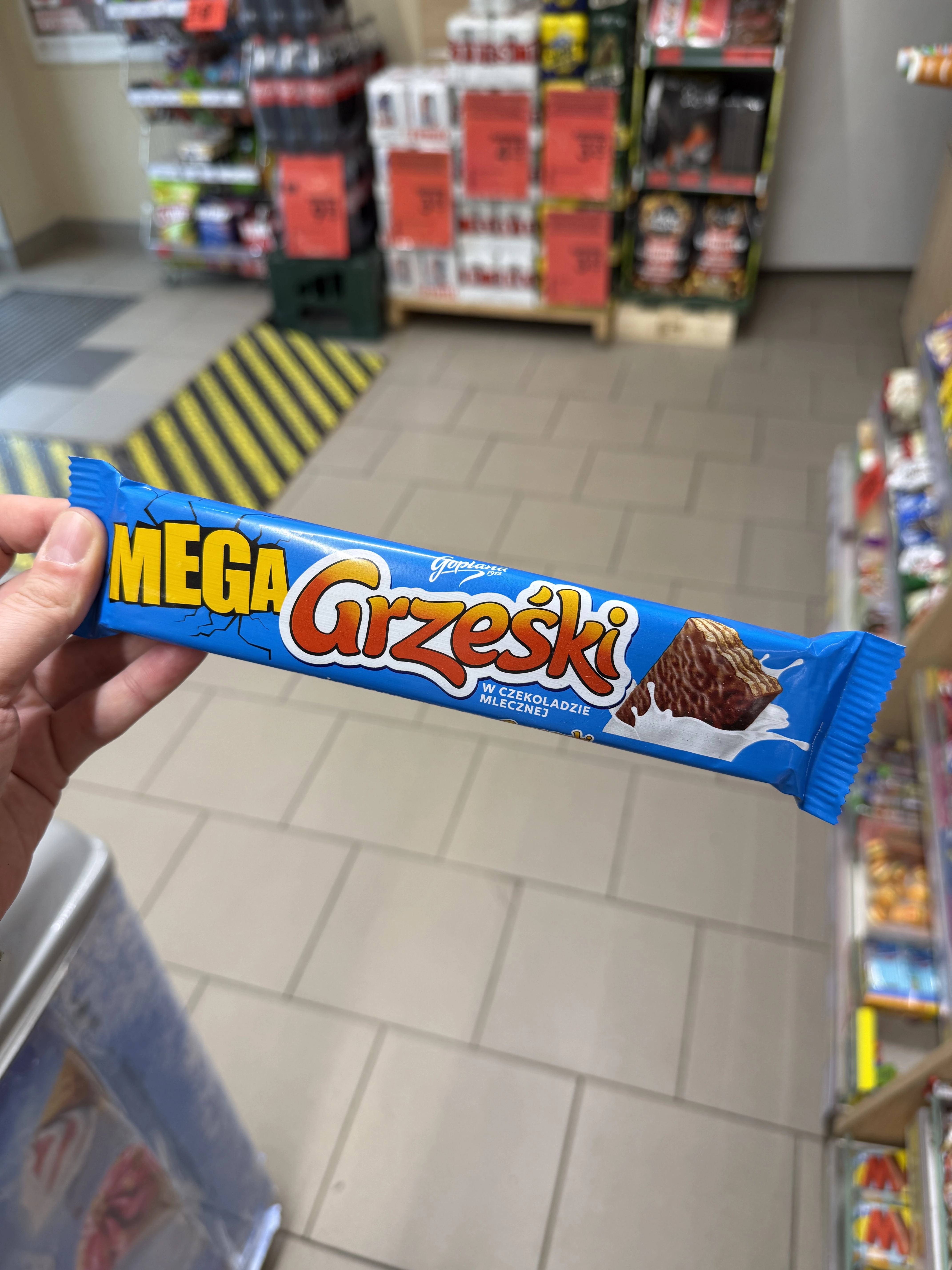 Grześki Mega Wafel przekładany kremem kakaowym w czekoladzie mlecznej | 48g