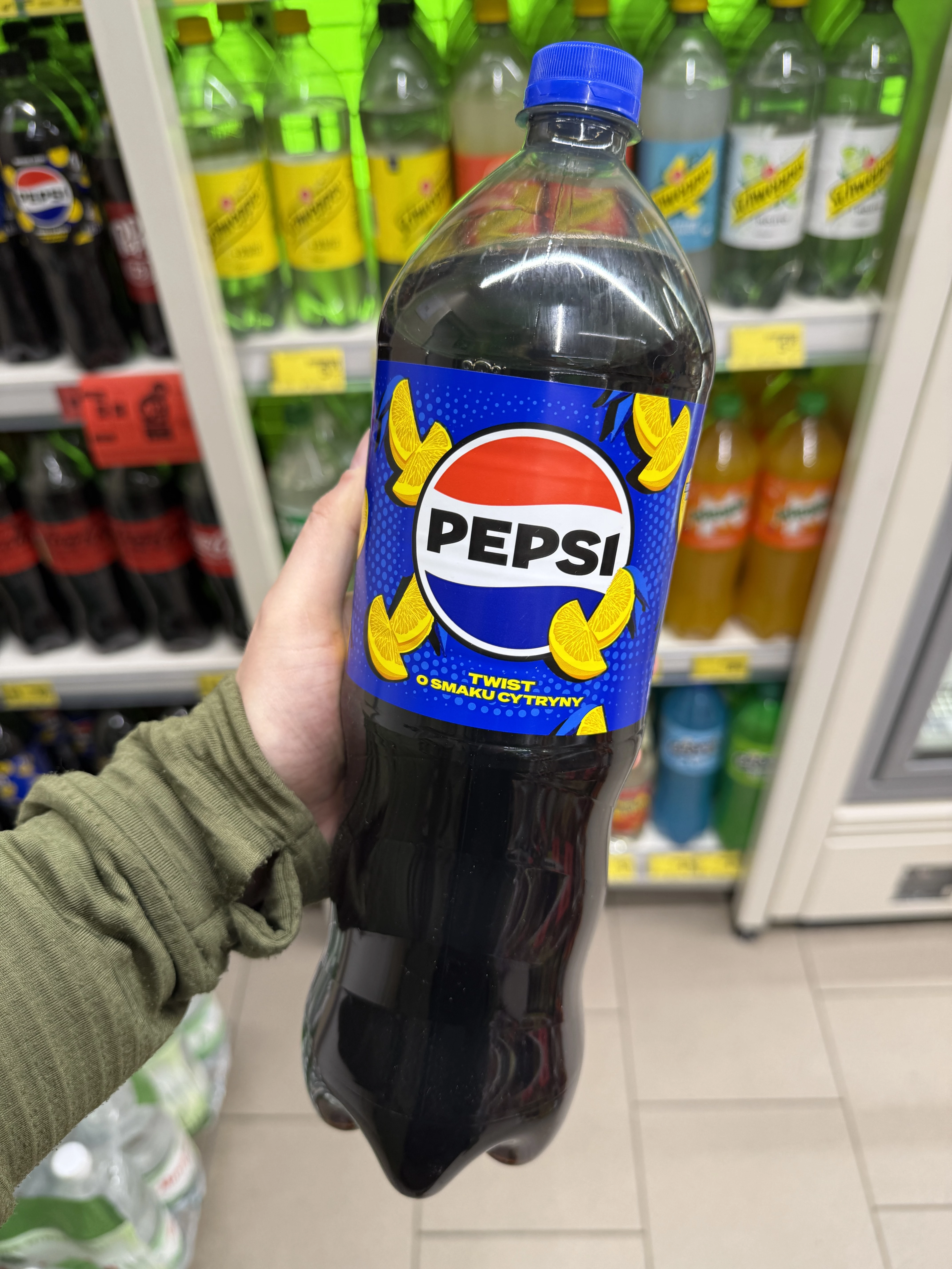 Pepsi-Cola Twist napój gazowany o smaku cytrynowym | 1500ml