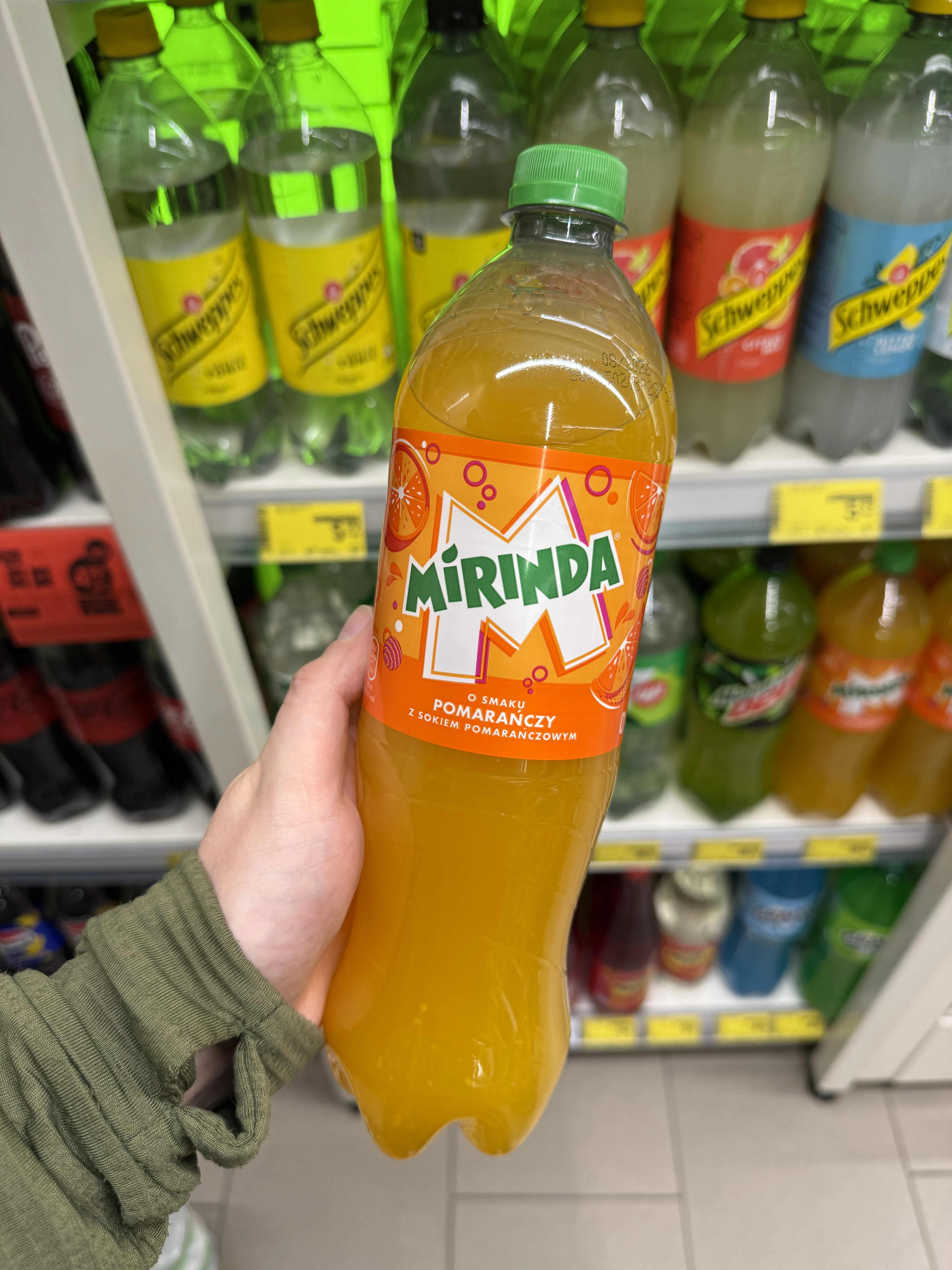 Mirinda napój gazowany o smaku pomarańczy | 850ml