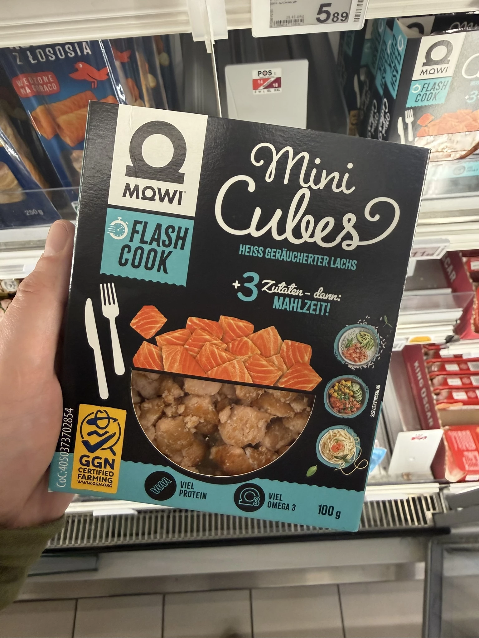 Mowi Mini Cubes Flash Cook łosoś wędzony na gorąco | 100g