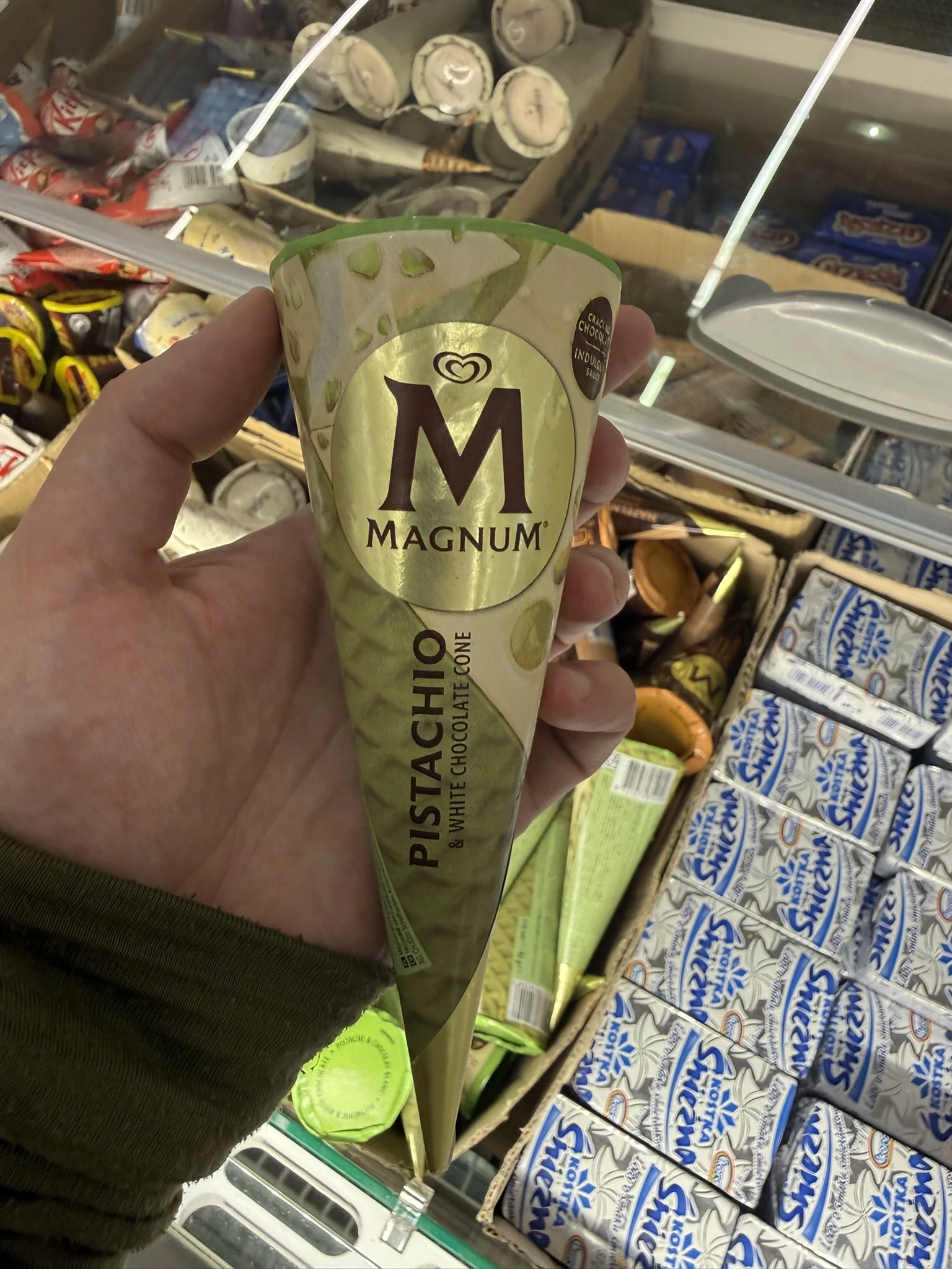 Magnum Pistachio & White Chocolate Cone | 115ml / 82g