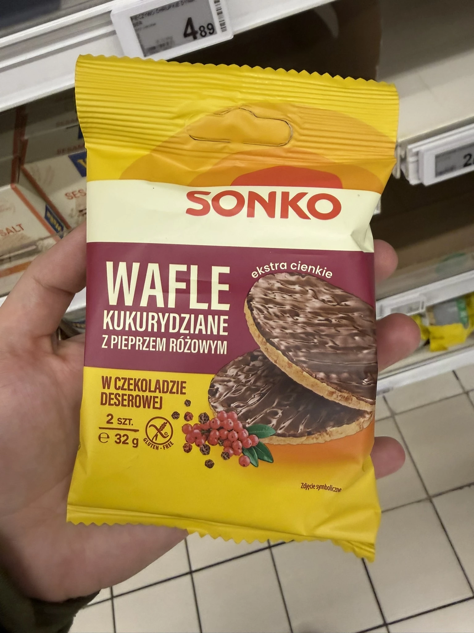 Sonko Wafle kukurydziane z pieprzem różowym w czekoladzie deserowej | 32g