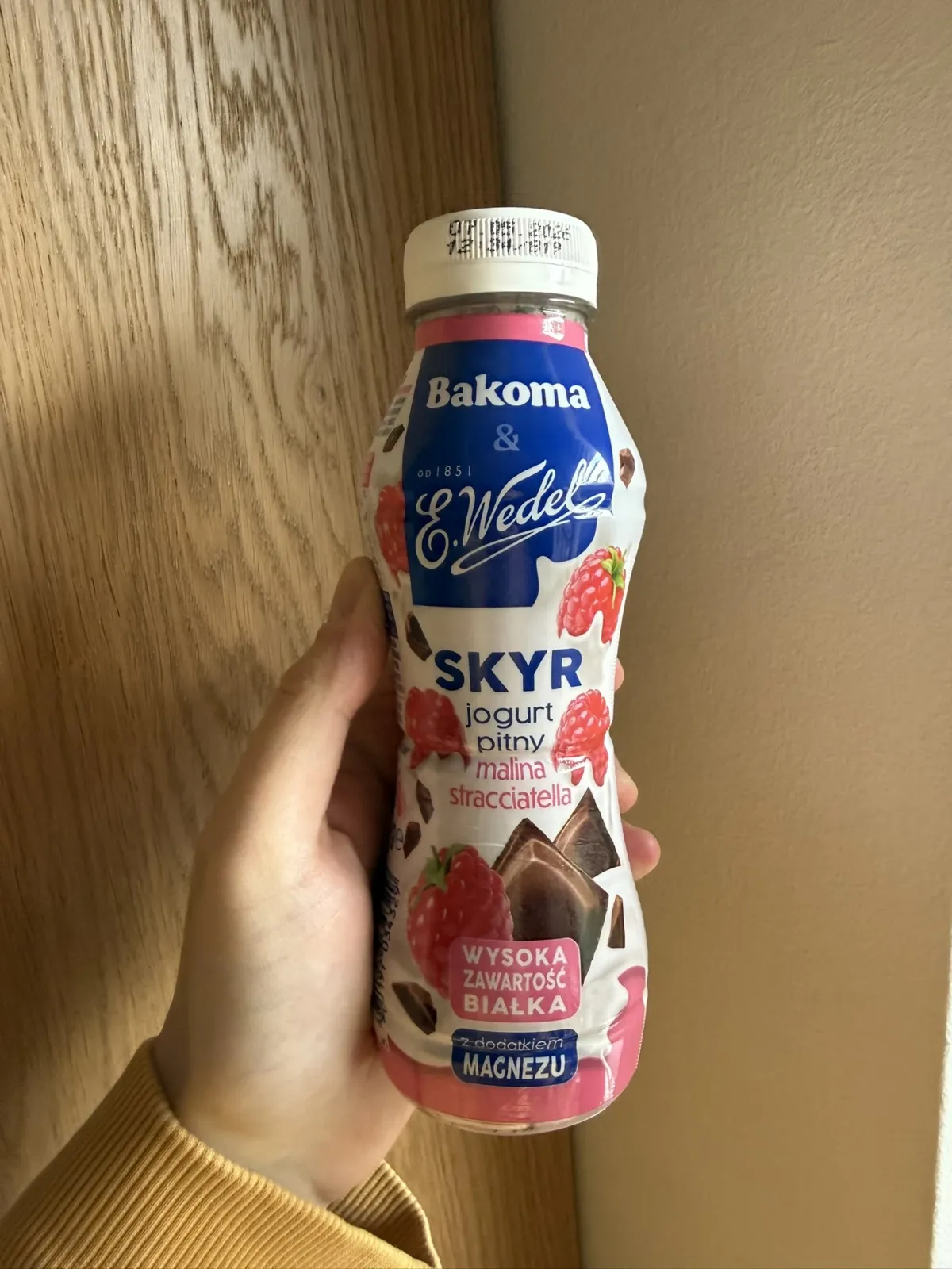 Bakoma & E. Wedel Skyr jogurt pitny malina stracciatella | 300g