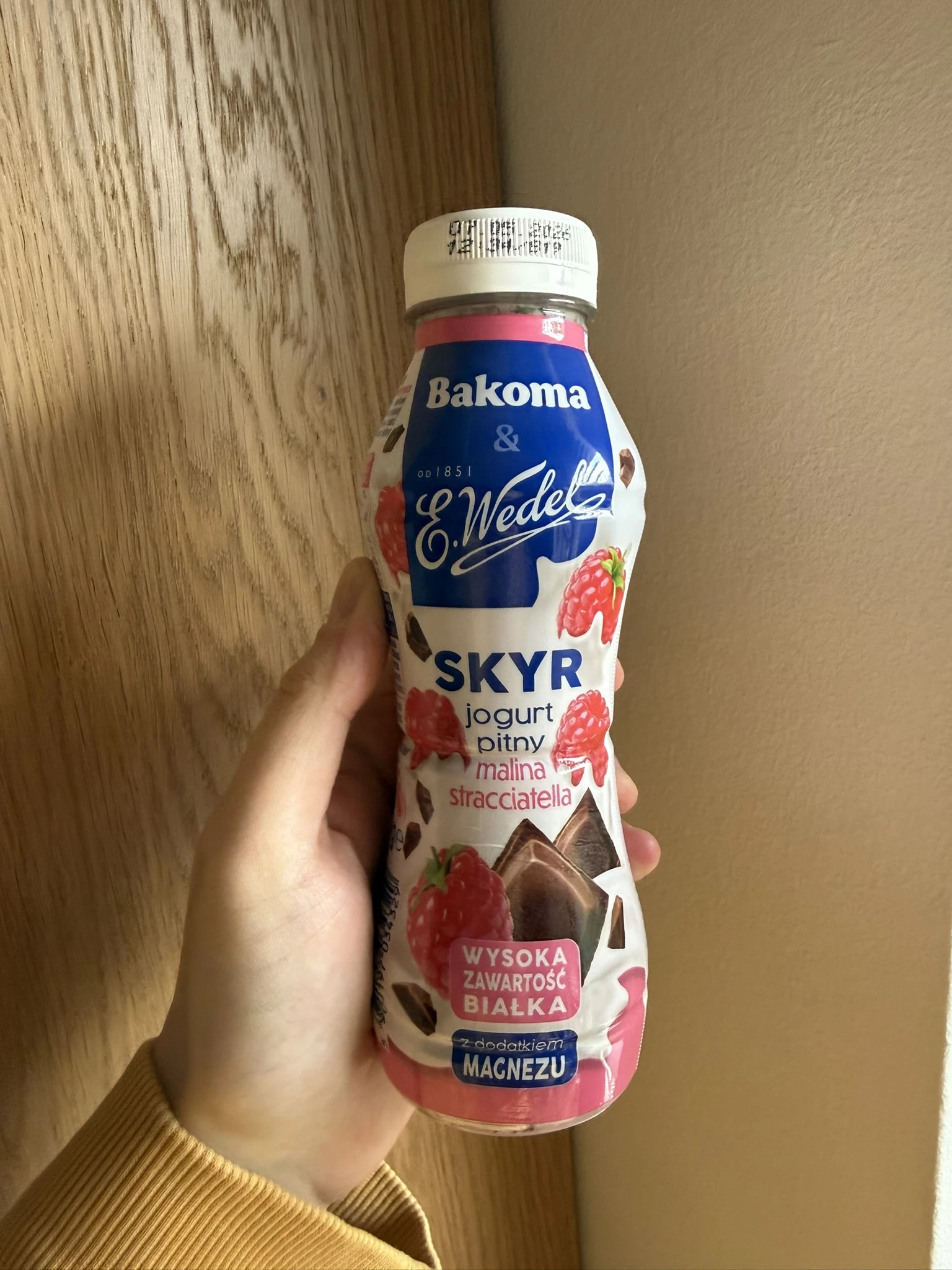 Bakoma & E. Wedel Skyr jogurt pitny malina stracciatella | 300g