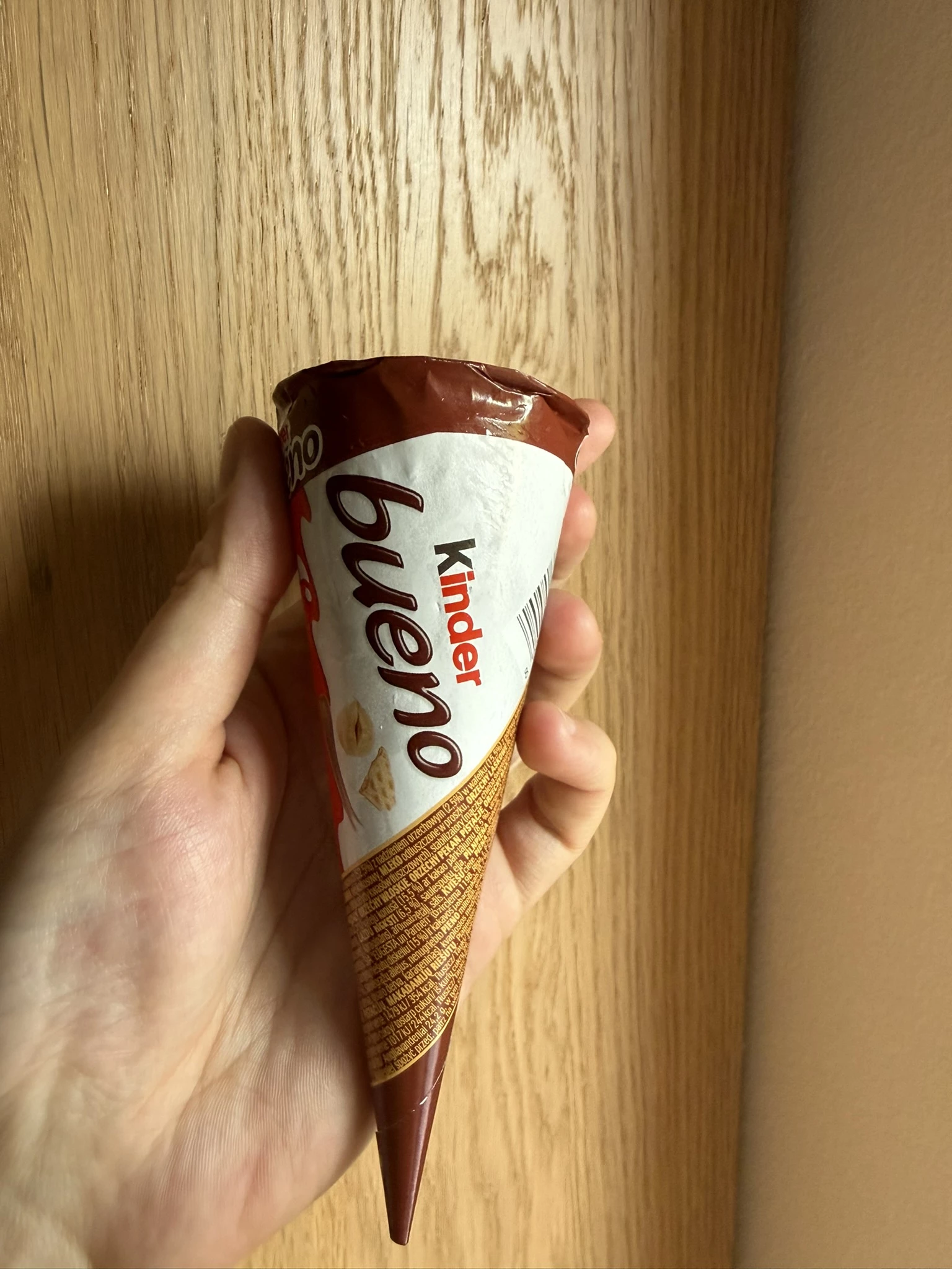Kinder Bueno Ice Cream Cone | 62g / 90ml