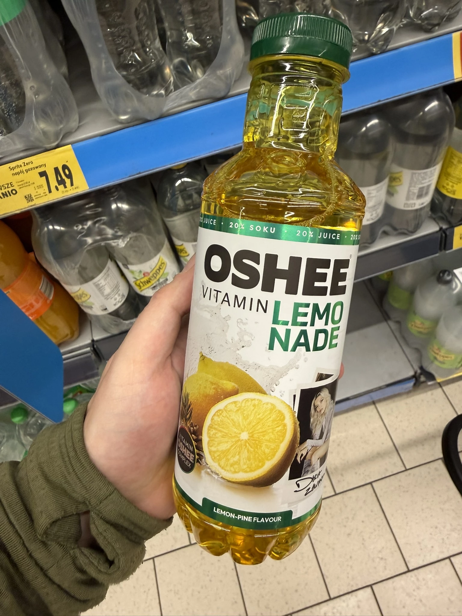 OSHEE Vitamin Lemonade cytryna-sosna Daria Zawiałow | 555ml
