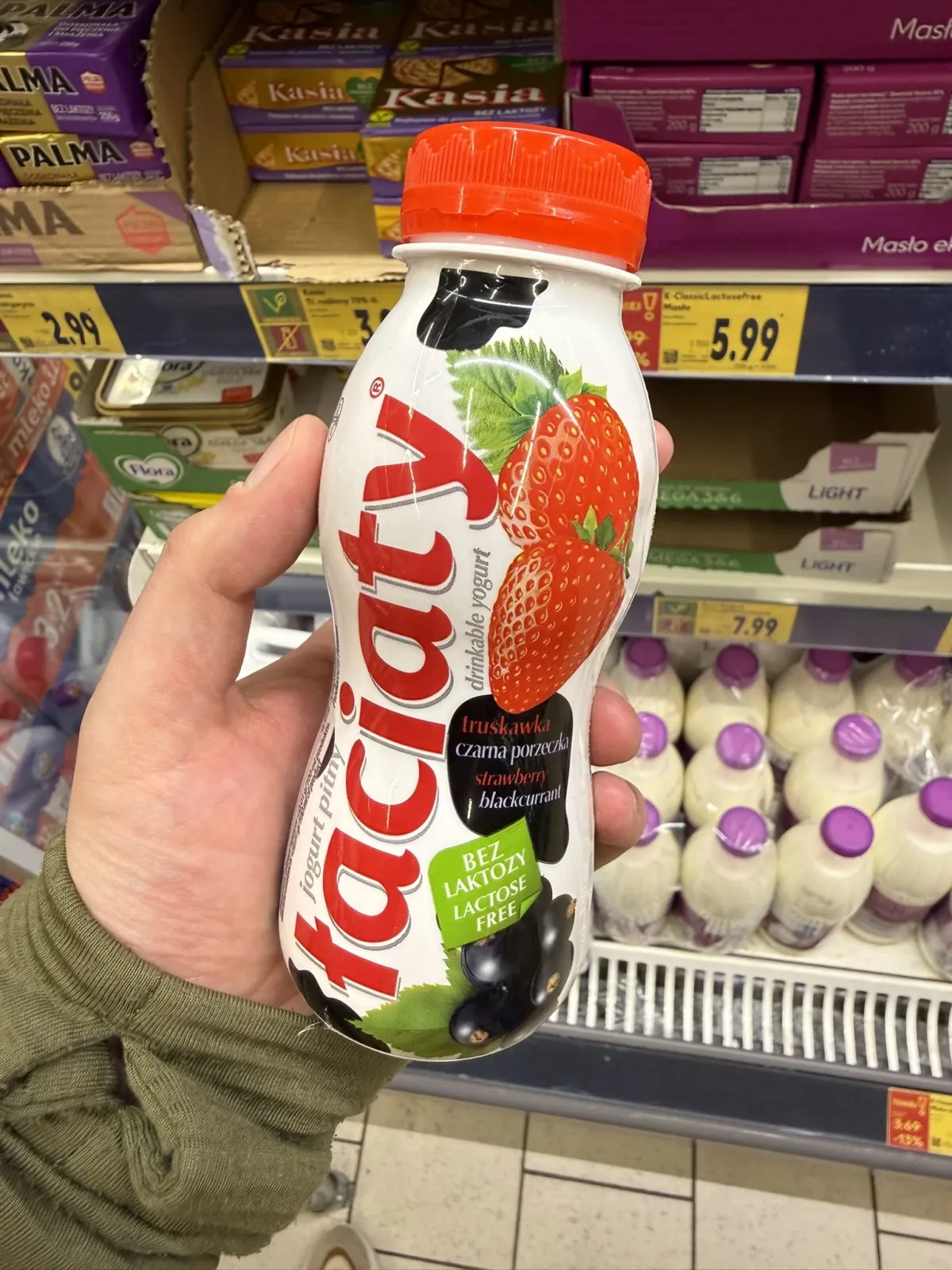 Łaciaty Jogurt pitny truskawka czarna porzeczka bez laktozy | 250ml