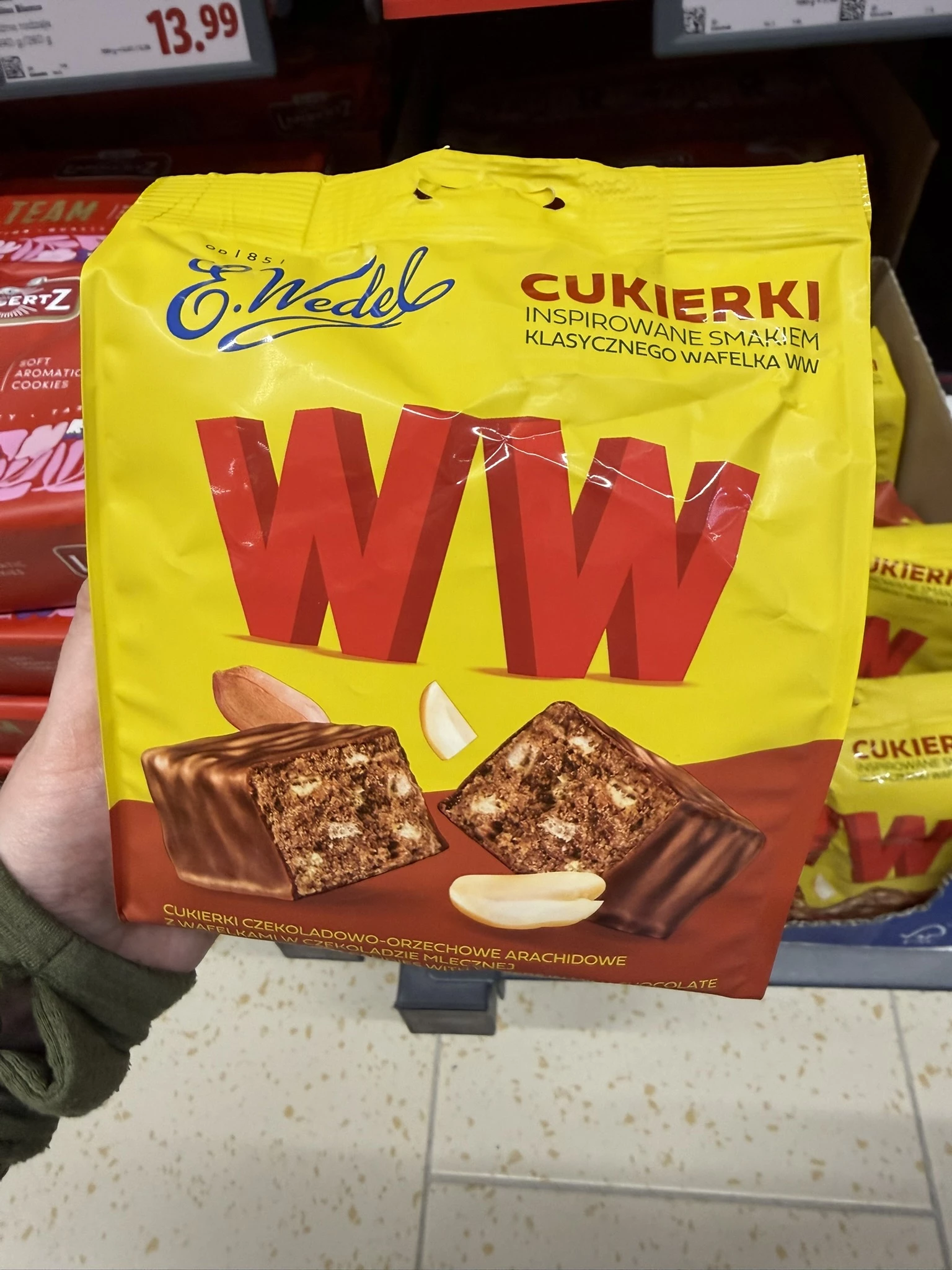 Wedel WW Cukierki czekoladowo-orzechowe arachidowe | 227g