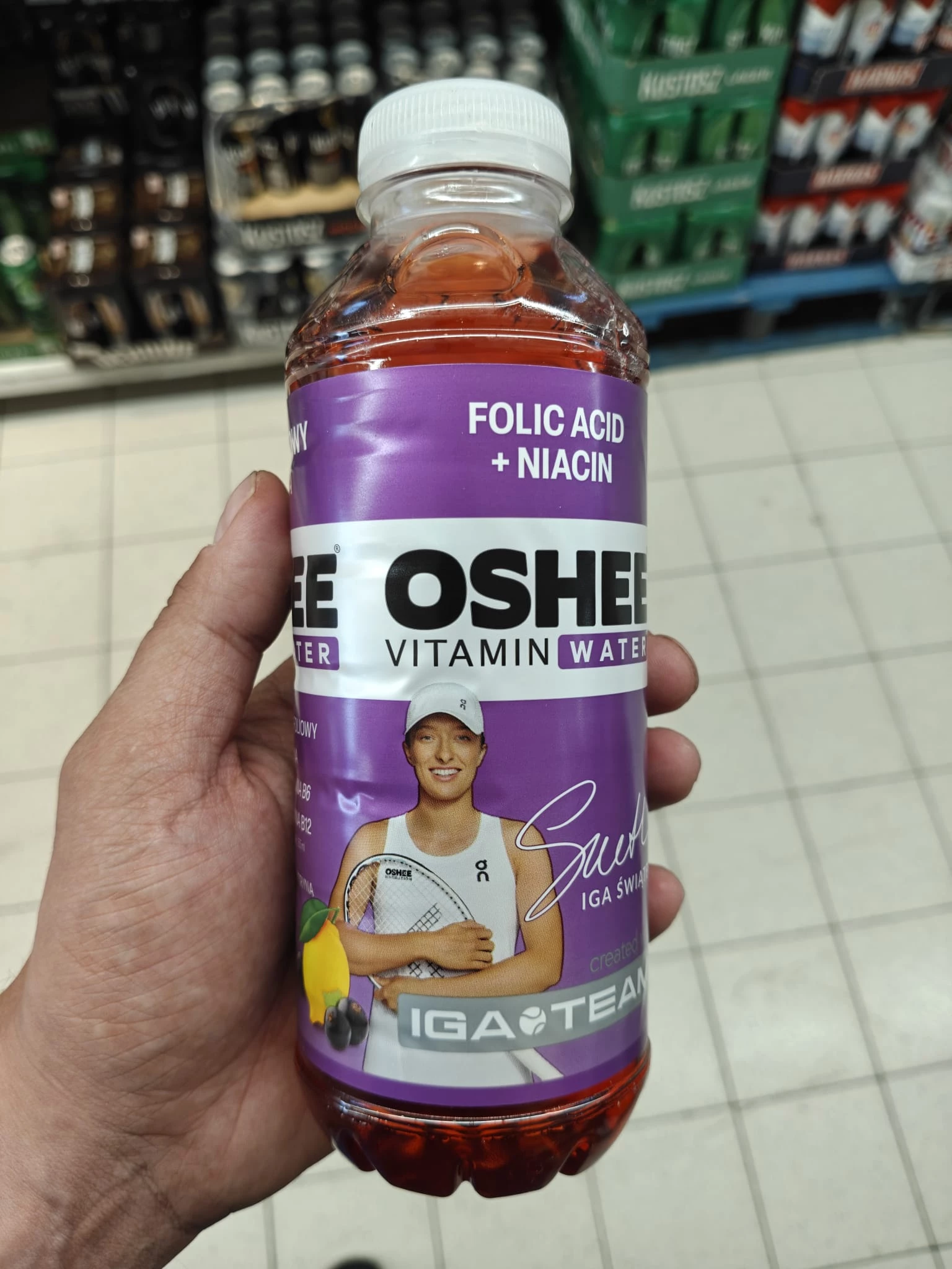 Oshee Vitamin Water Napój niegazowany smak czarna porzeczka-cytryna | 555ml