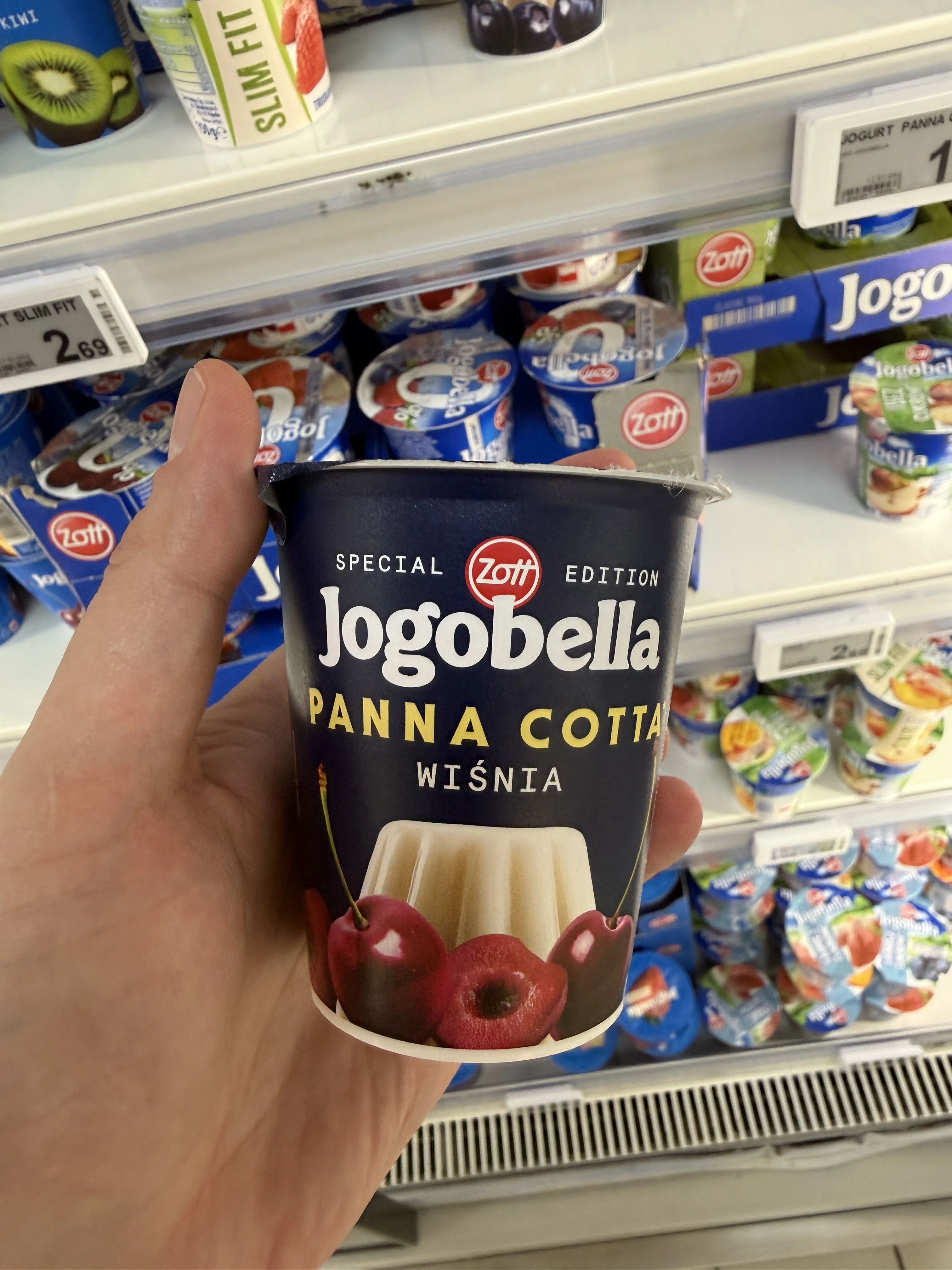 Zott Jogobella Jogurt wiśniowy o smaku Panna Cotta | 150g