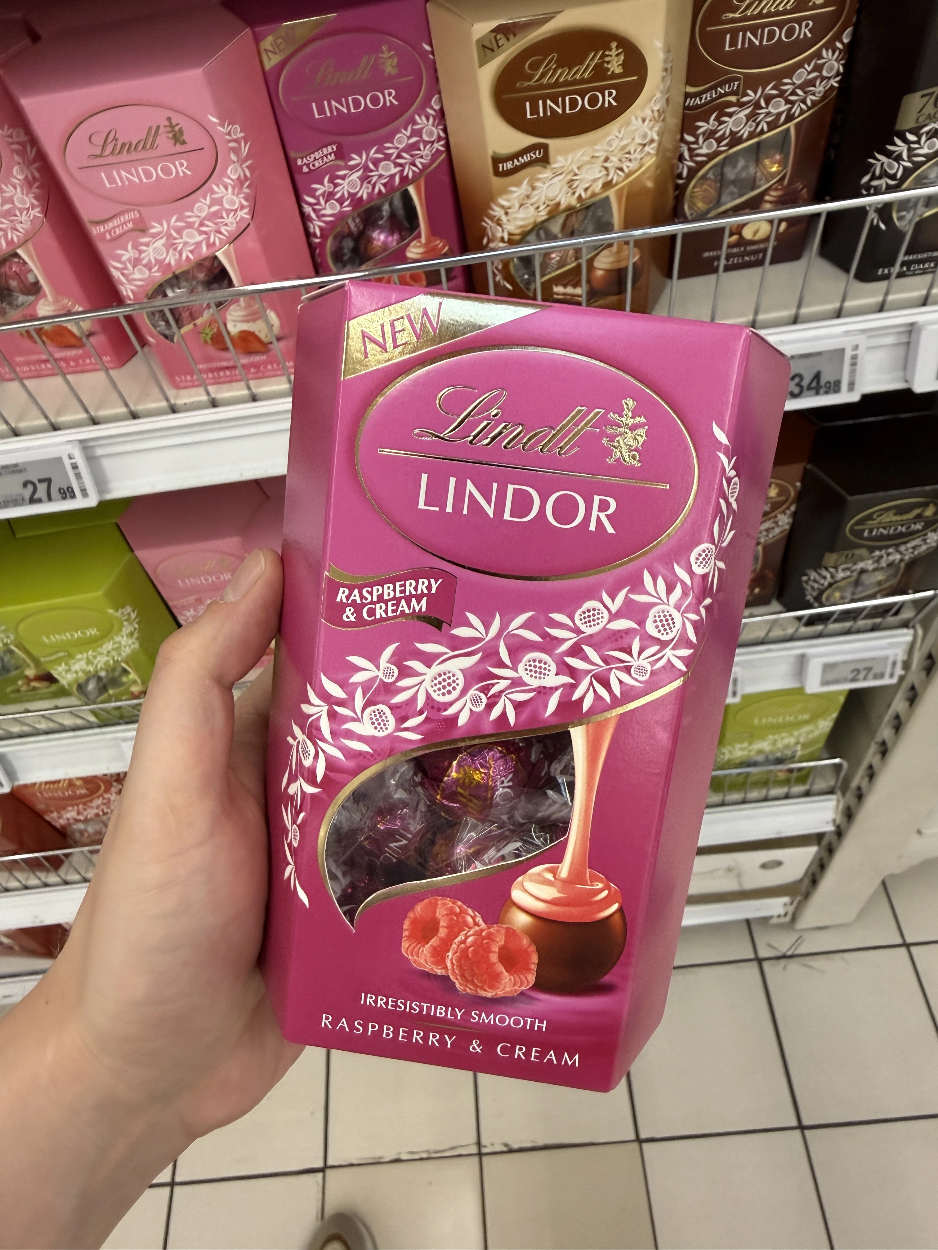 Lindt Lindor Raspberry & Cream | 200g