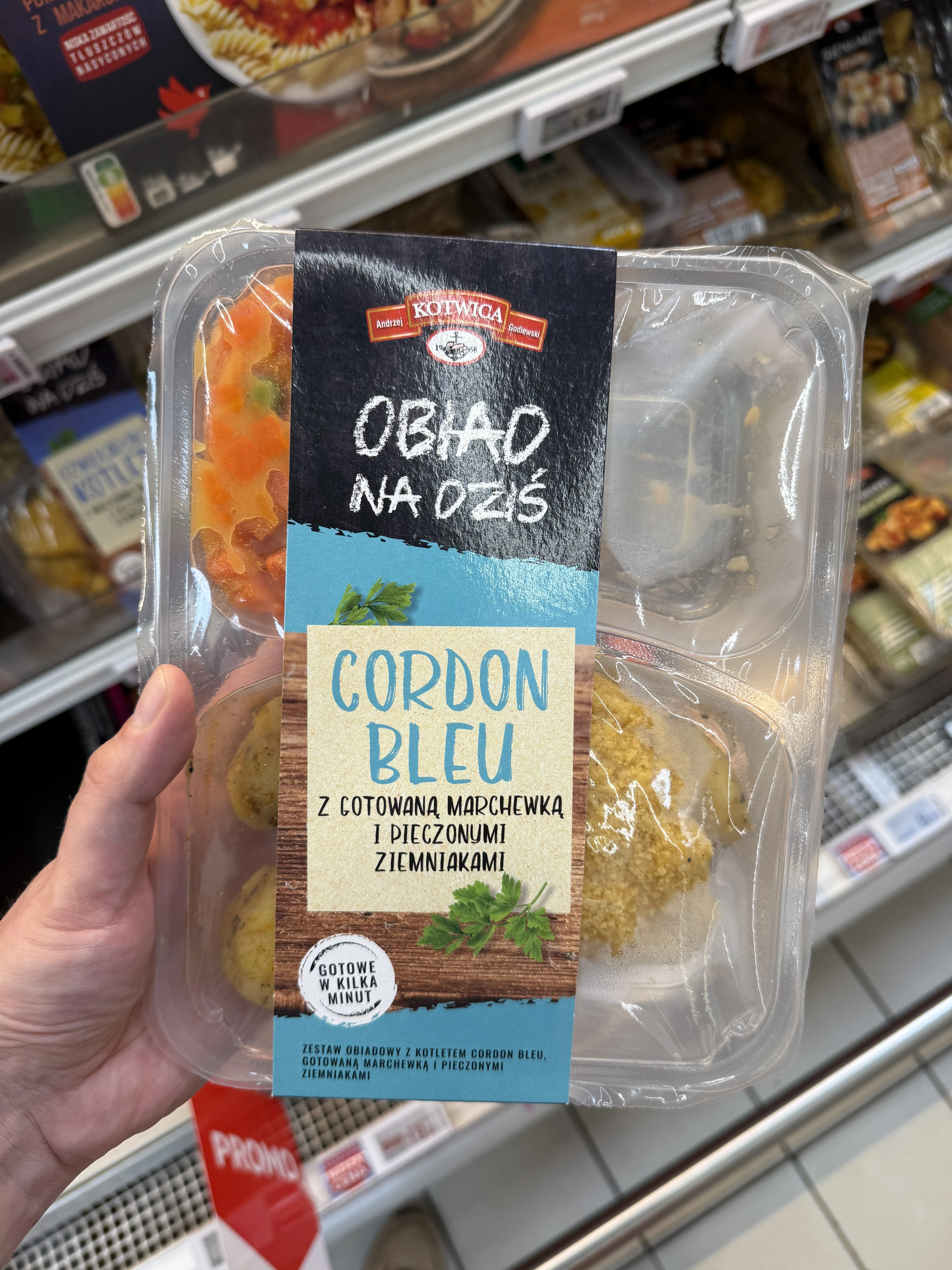 Kotwica Obiad na dziś Cordon Bleu z gotowaną marchewką i pieczonymi ziemniakami | 400g