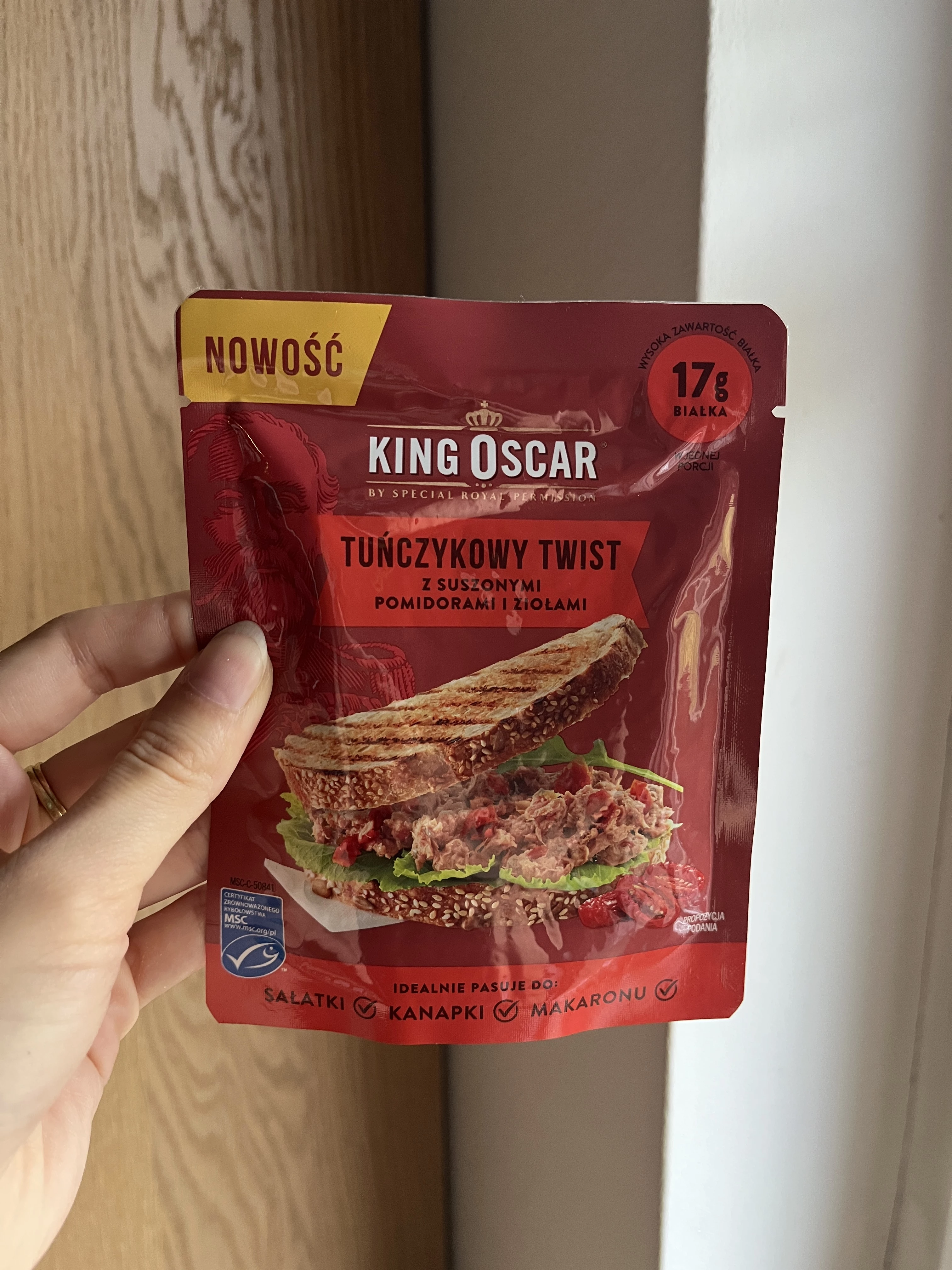 King Oscar Tuńczykowy Twist z suszonymi pomidorami i ziołami | 85g