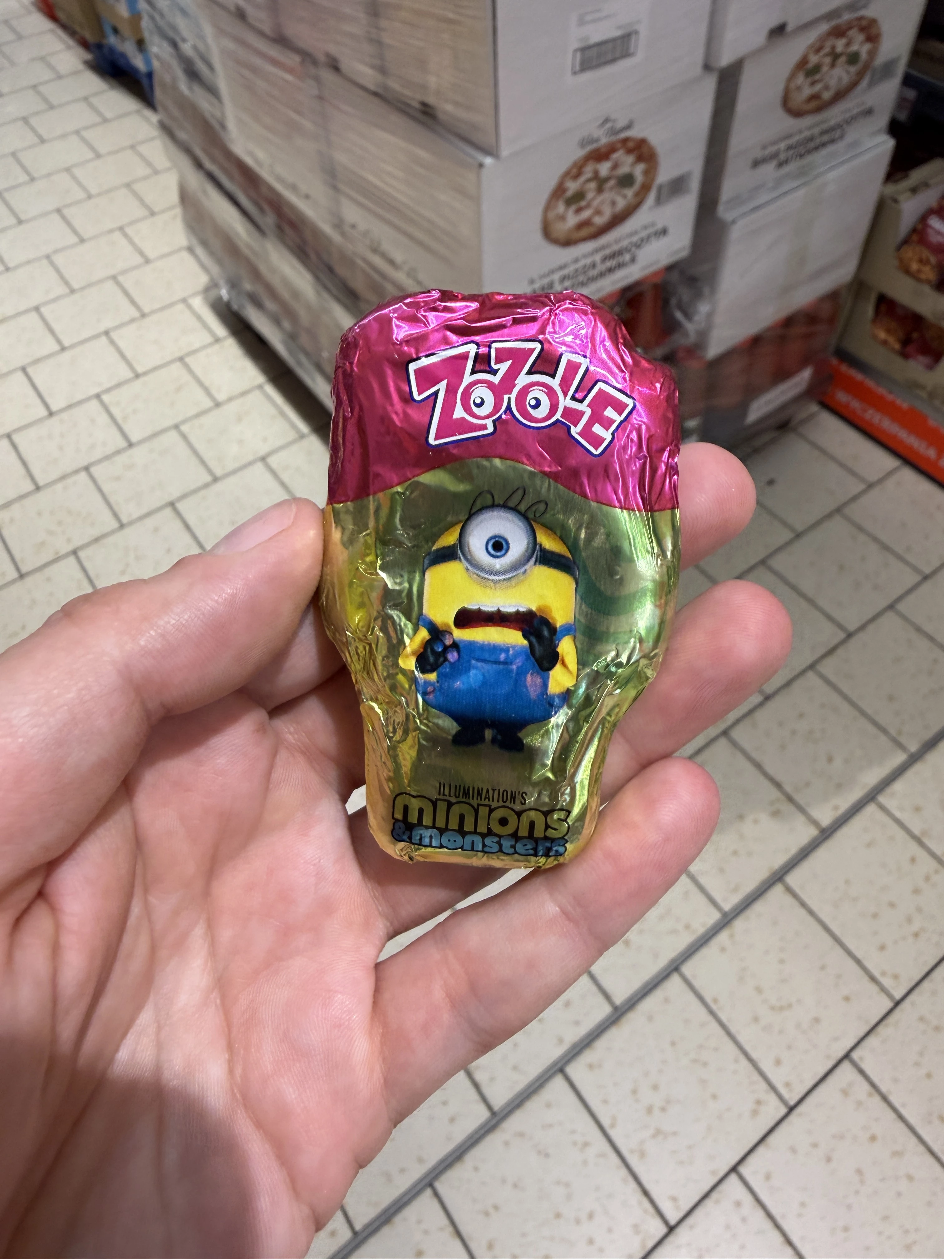 Zozole Figurka o smaku czekoladowym Minions & Monsters (przestraszony Minionek) | 29g