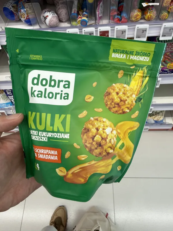 Dobra Kaloria Kulki z płatkami kukurydzianymi i orzeszkami | 80g