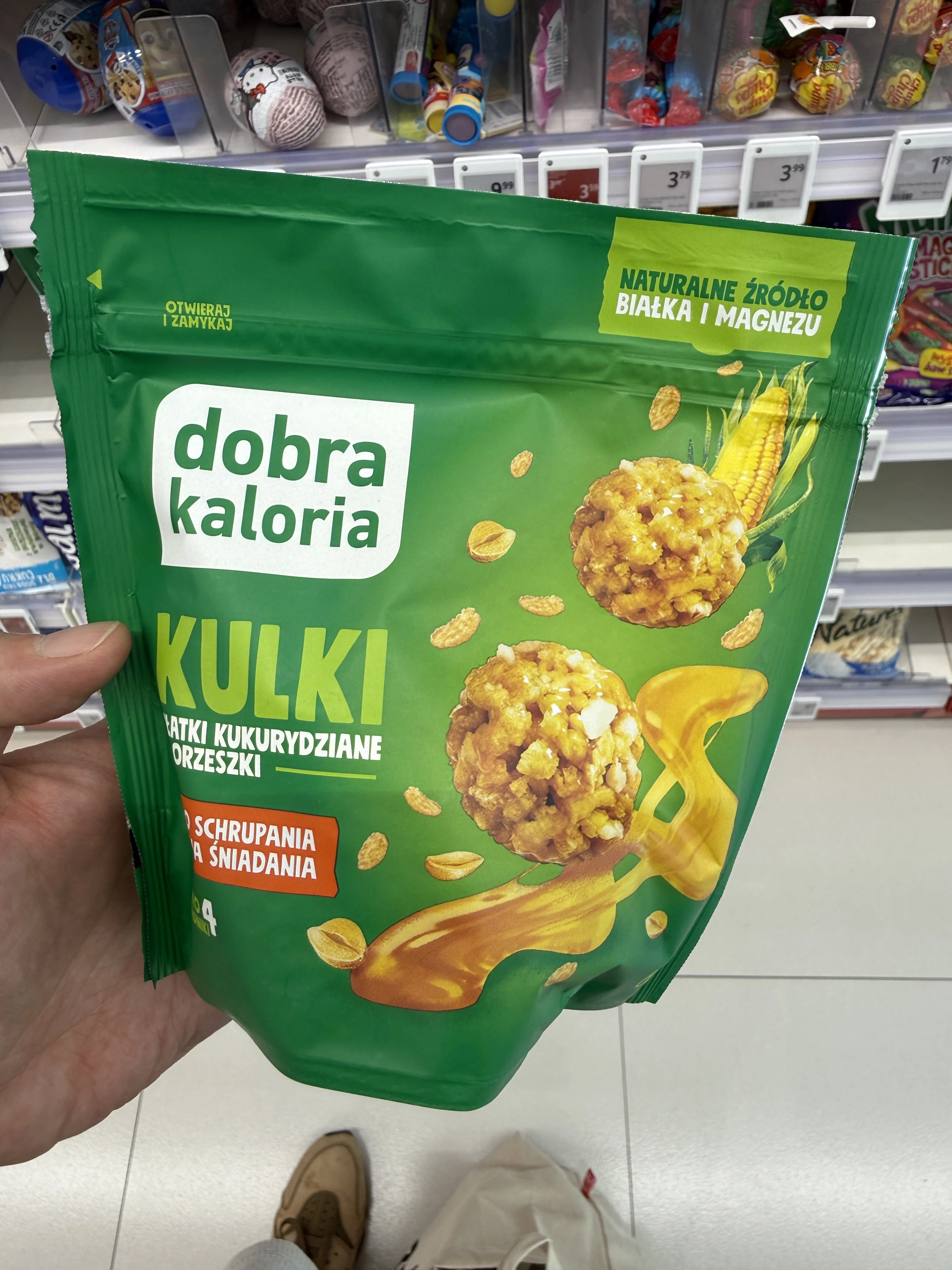 Dobra Kaloria Kulki z płatkami kukurydzianymi i orzeszkami | 80g