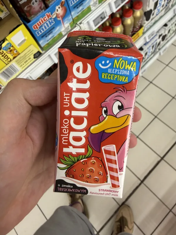 Łaciate Mleko UHT o smaku truskawkowym | 200ml