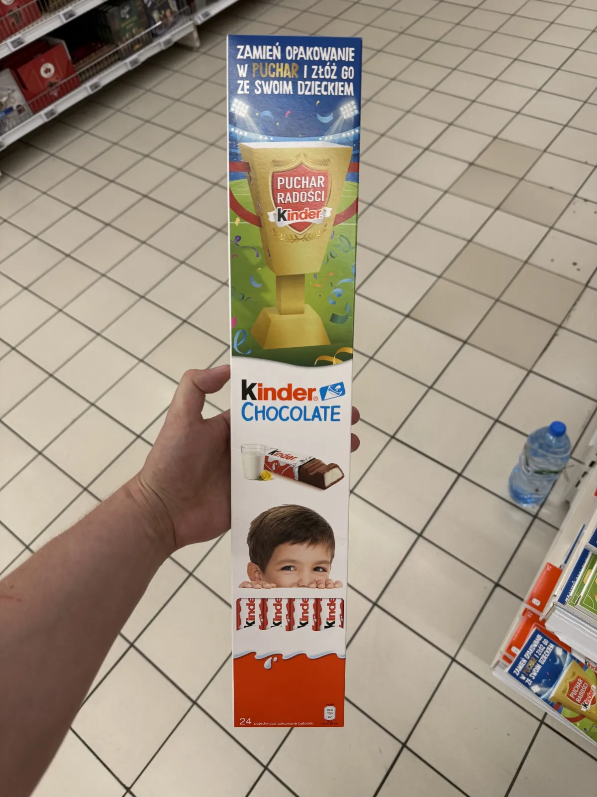 Kinder Chocolate Batoniki z mlecznej czekolady z nadzieniem mlecznym | 300g (24 x 12,5g)