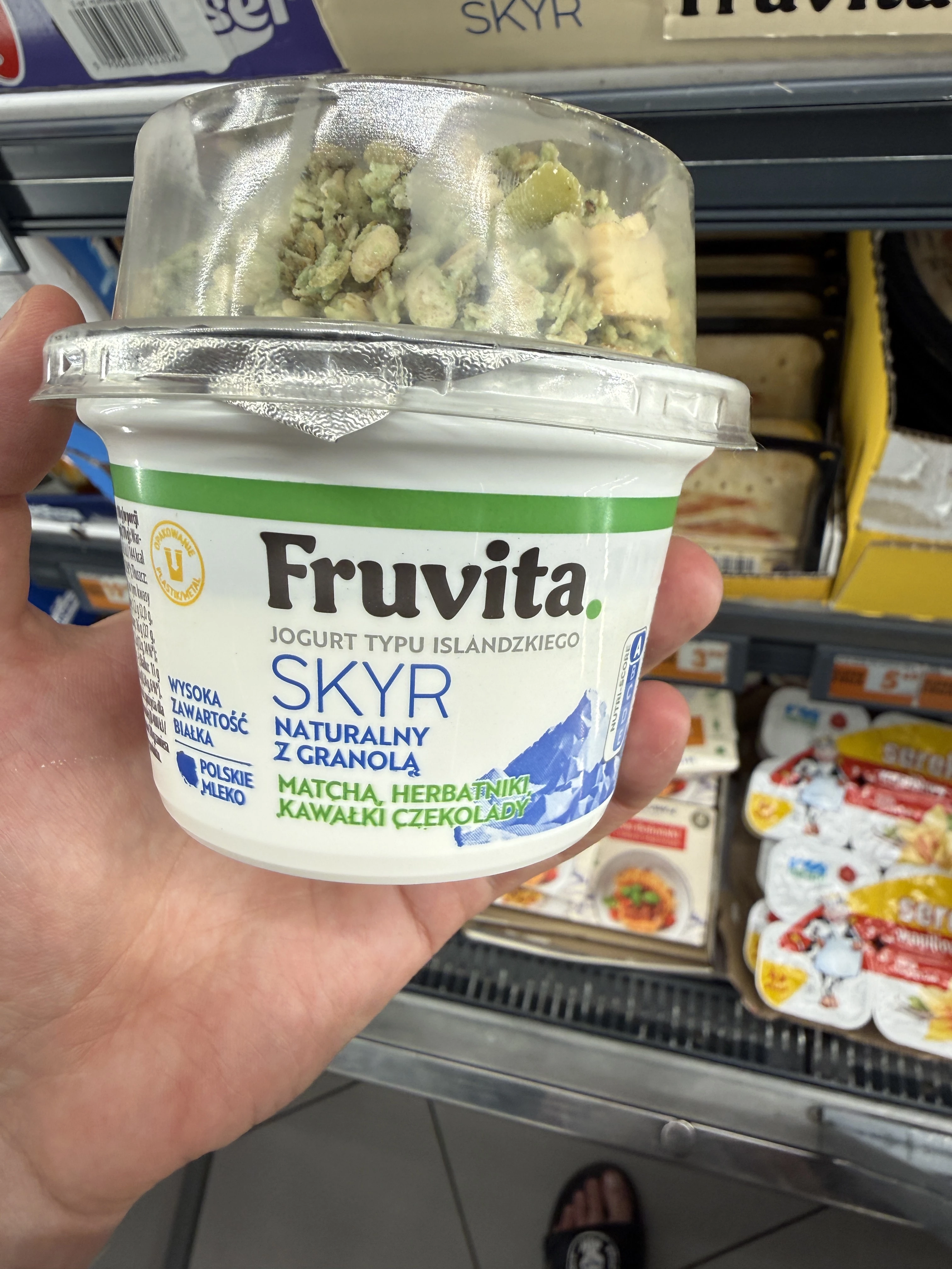 Fruvita Skyr naturalny z granolą Matcha, herbatniki, kawałki czekolady | 170g
